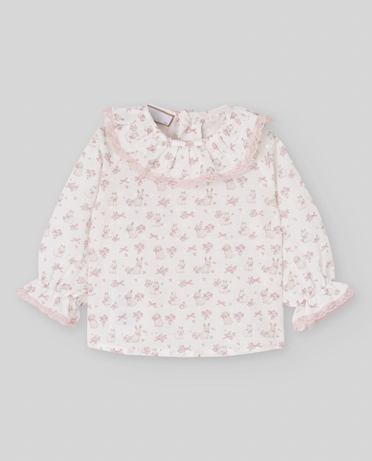 Conjunto bebé menina jardineira rosa e blusa pérola da Paz Rodriguez "Val"