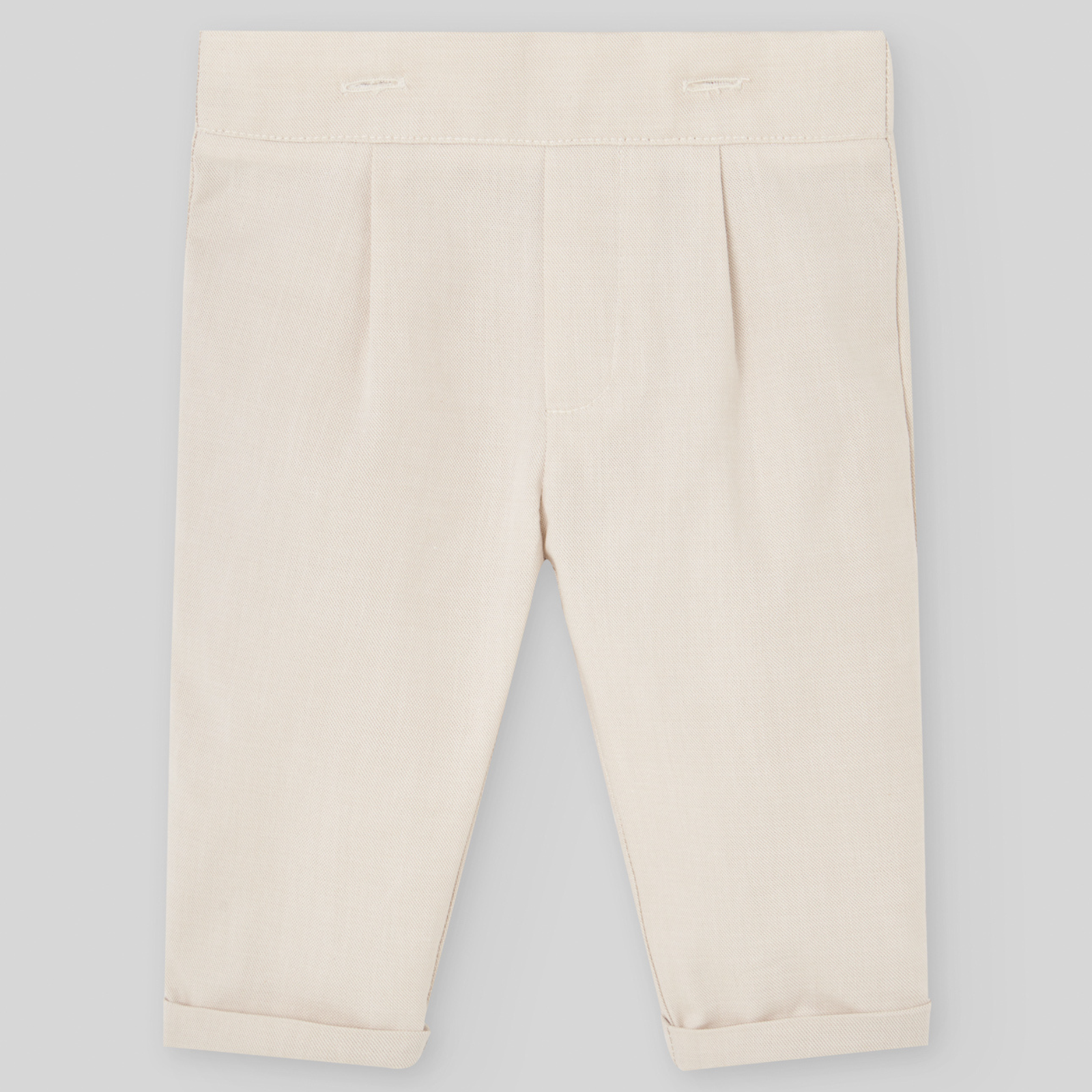 Conjunto camisa branca e calça bege da Paz Rodriguez "Nectar"