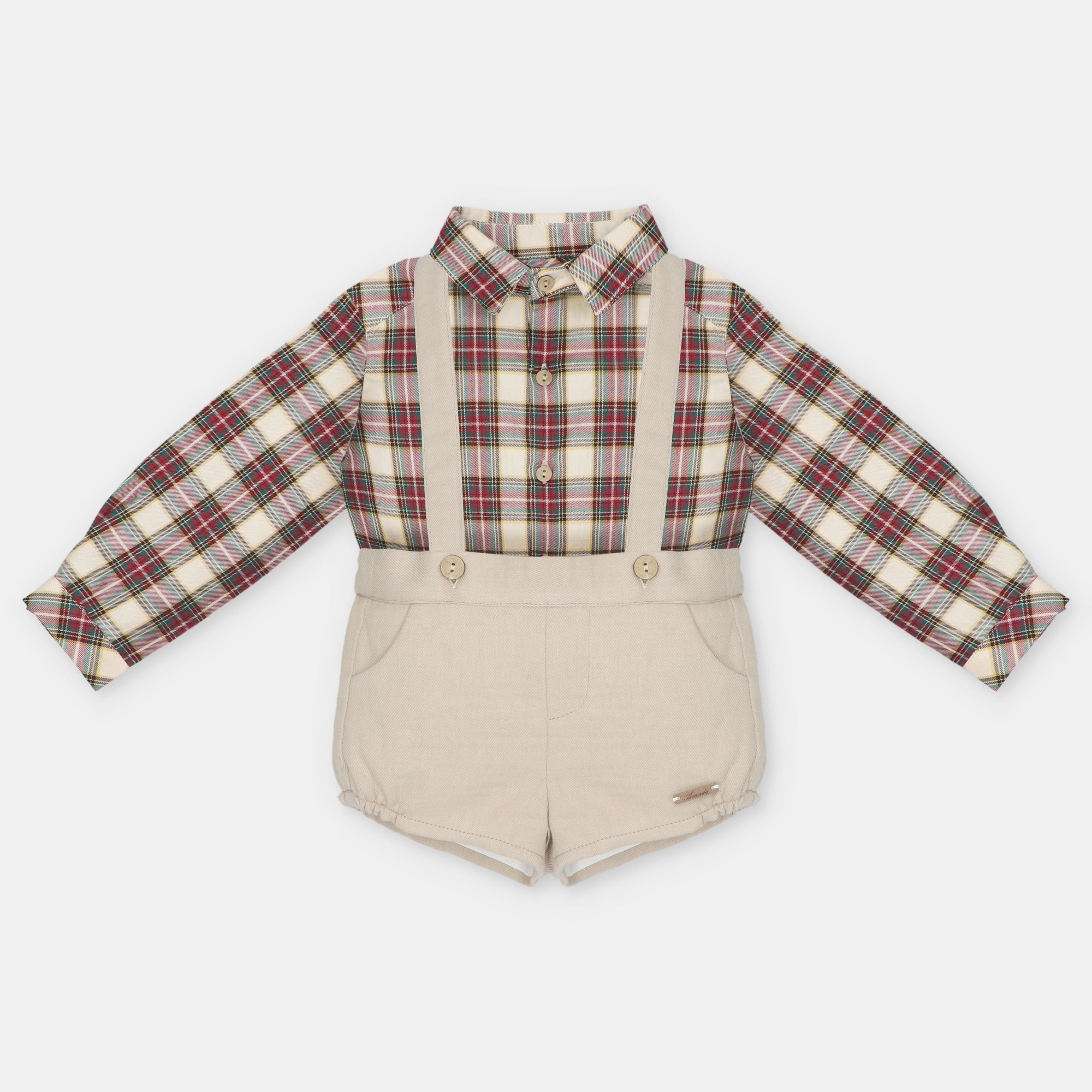 Conjunto camisa xadrez e calção bege da Martín Aranda "Tineo"