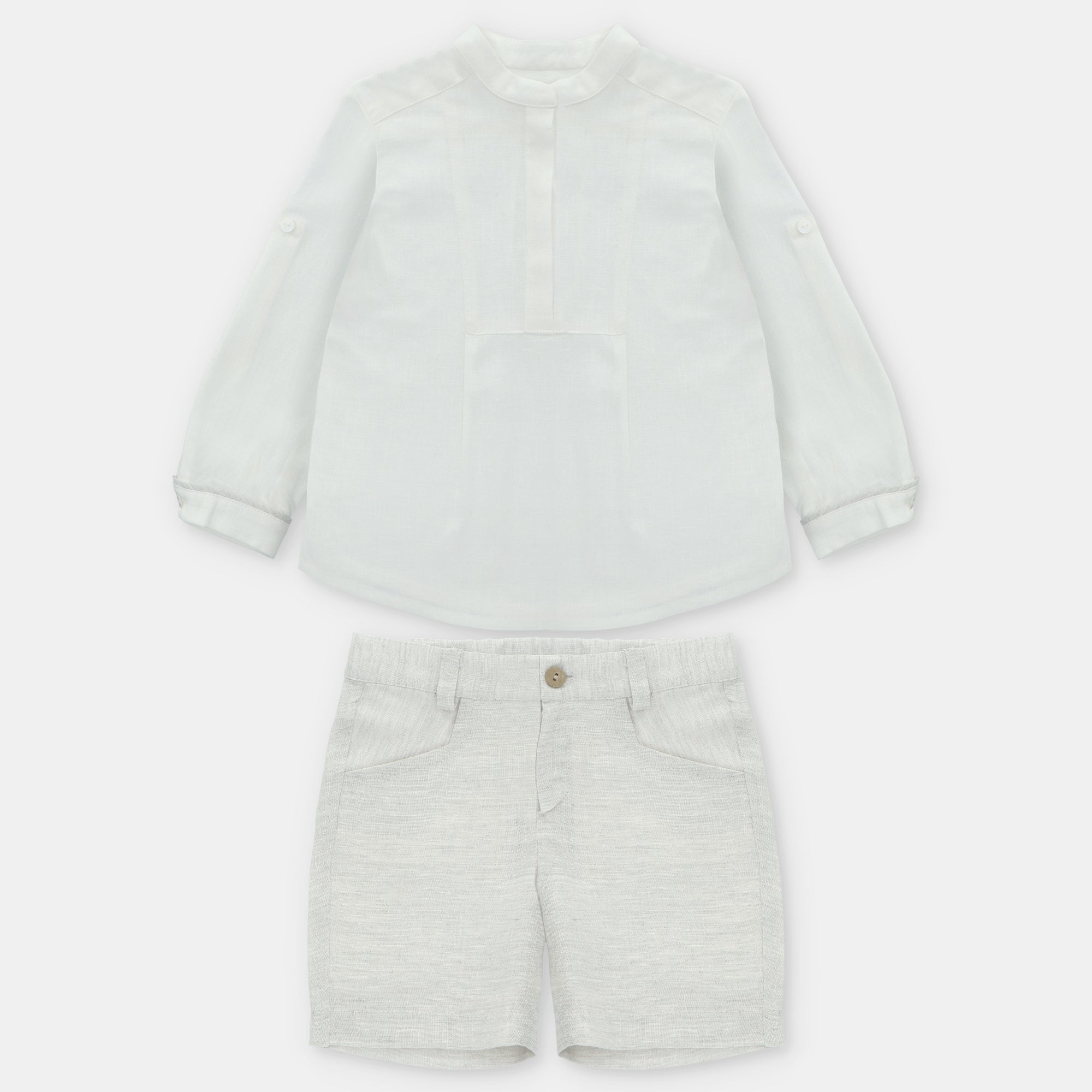 Conjunto camisa pérola e calção linho bege da Martín Aranda "Calgary"