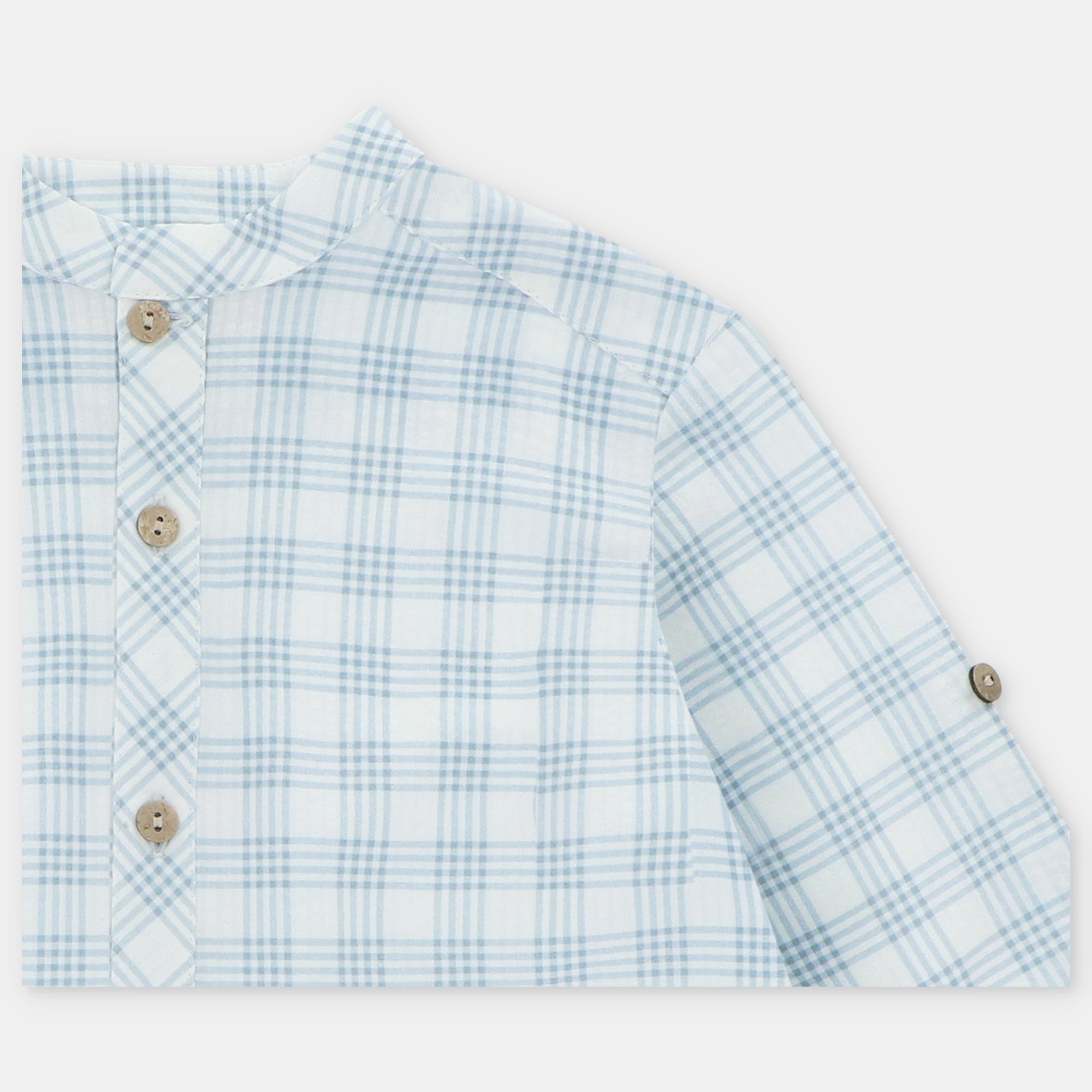 Conjunto camisa quadrados azuis e calção branco da Martín Aranda "Ottawa"