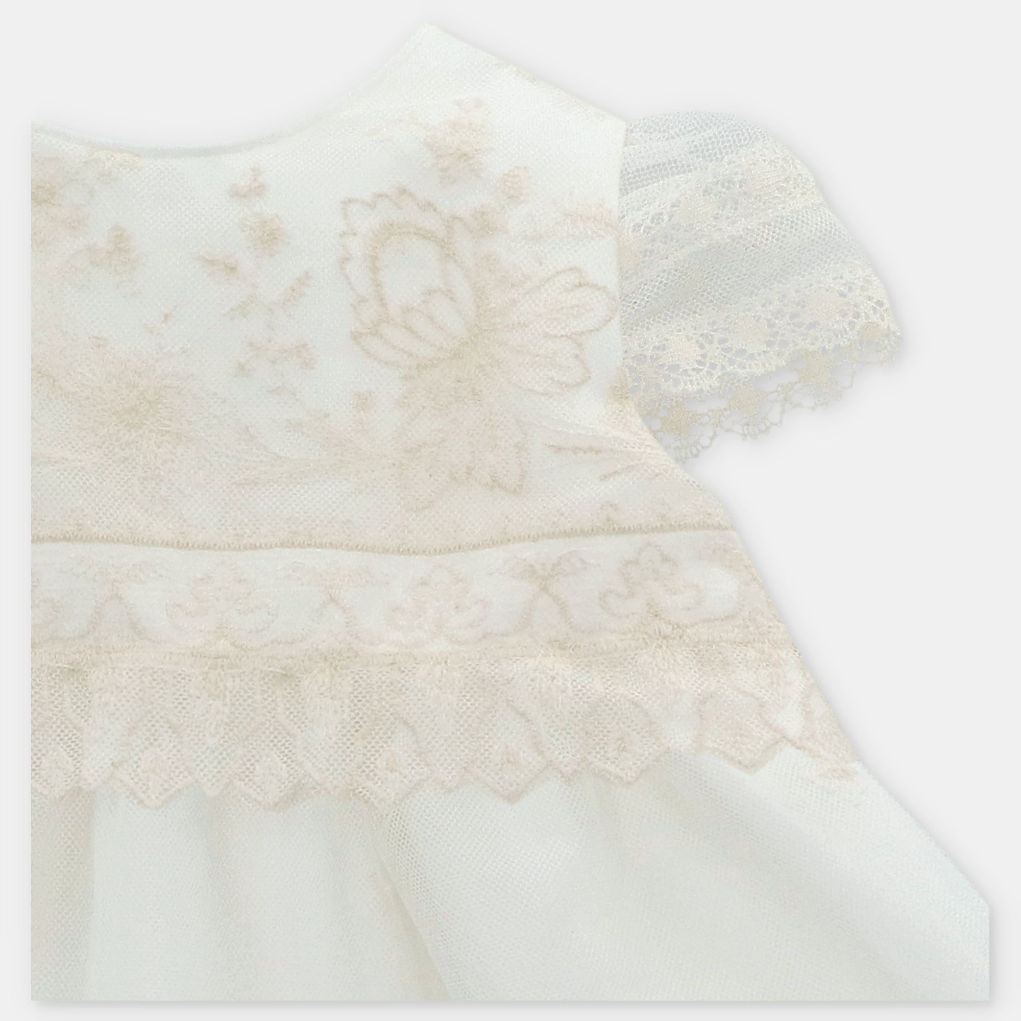 Vestido e tapa fraldas de cerimónia em pérola com tule bordado da Martín Aranda "Vancouver"