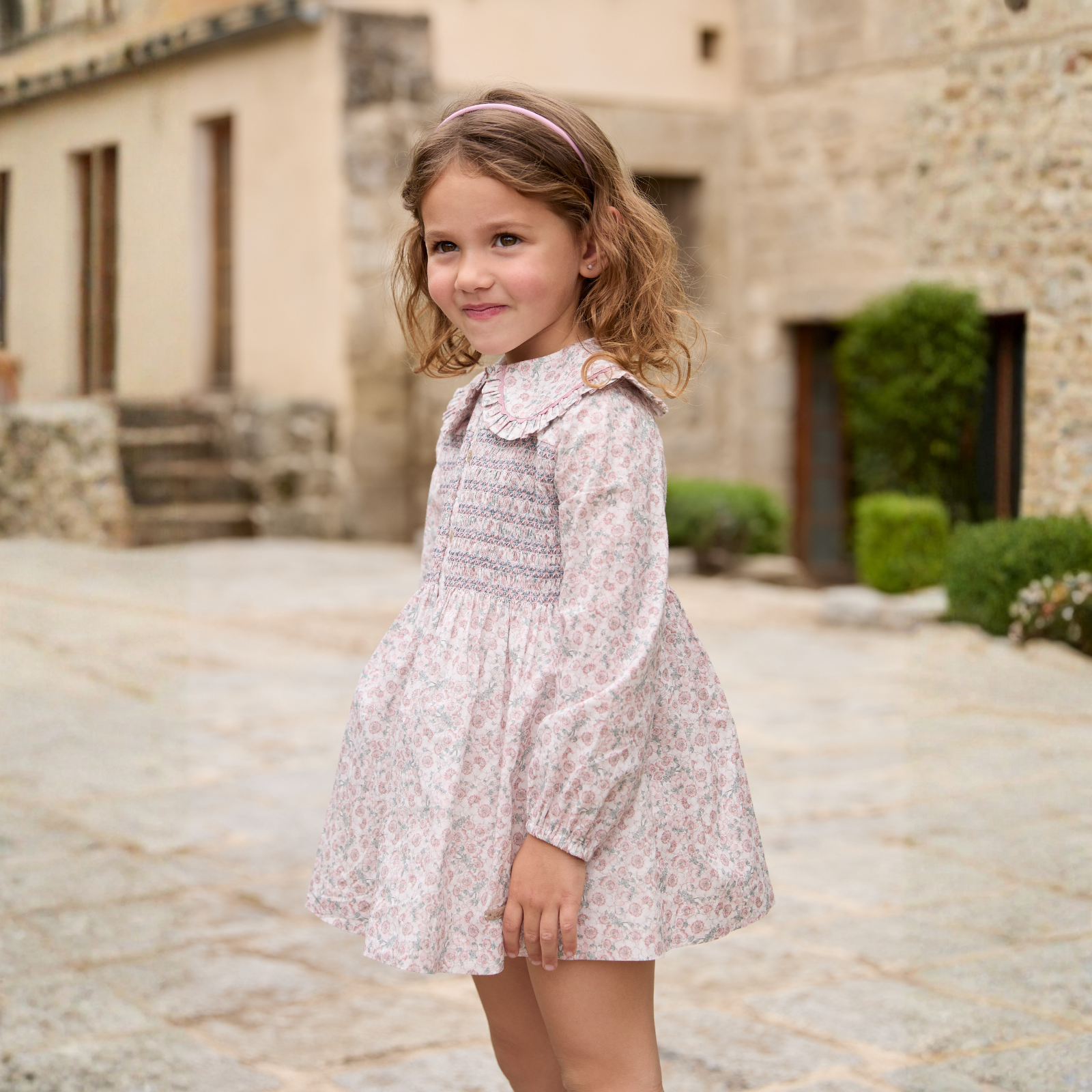 Vestido floral rosa com favos de mel da Martín Aranda "Lena"