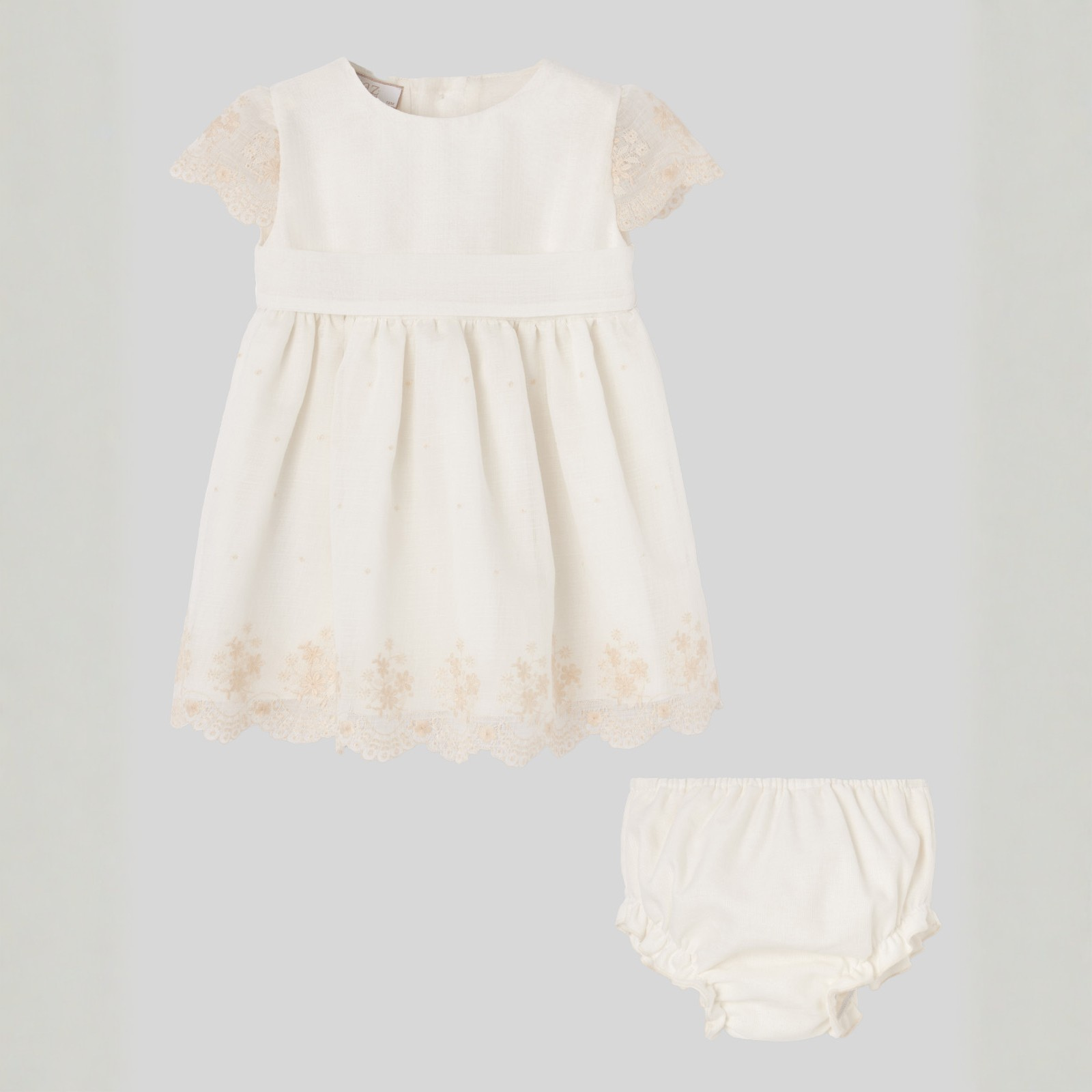 Vestido e tapa fralda para cerimonia em tom pérola da Paz Rodriguez "Cerimónia"