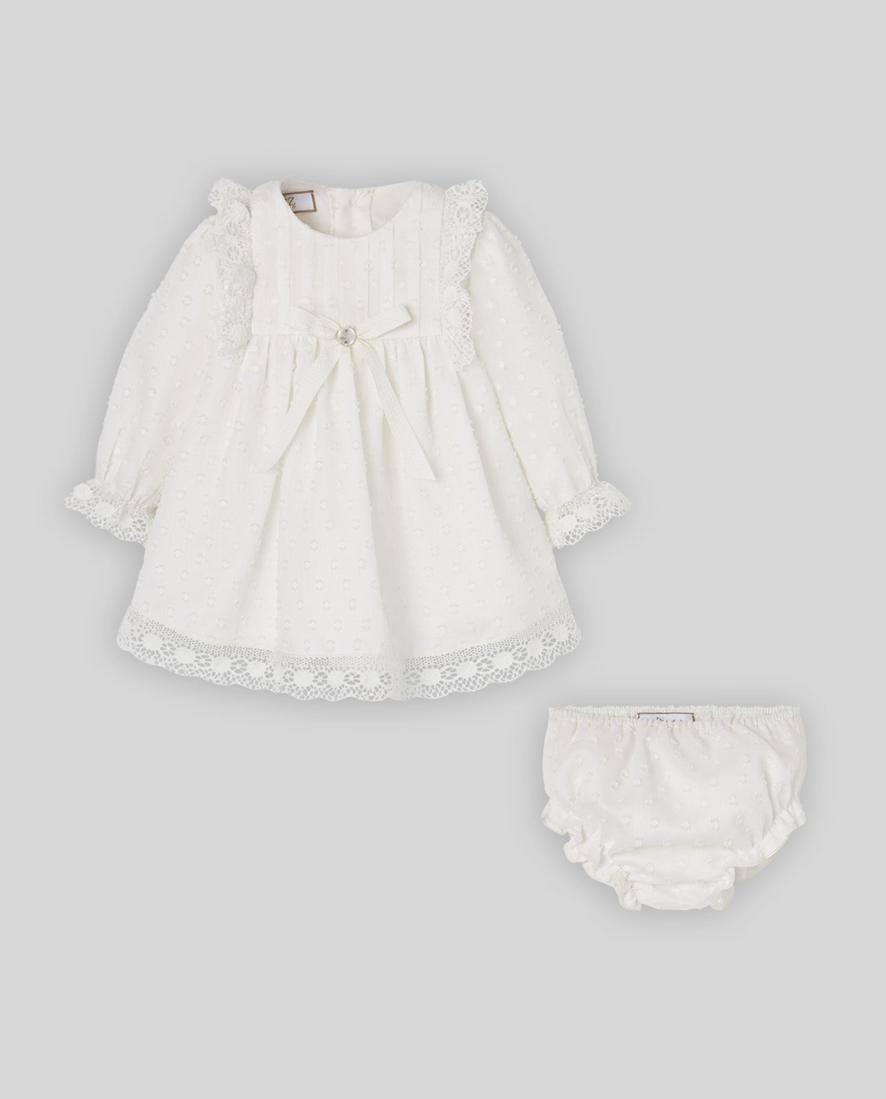 Vestido cerimonia e tapa fraldas da Paz Rodriguez "Paz"