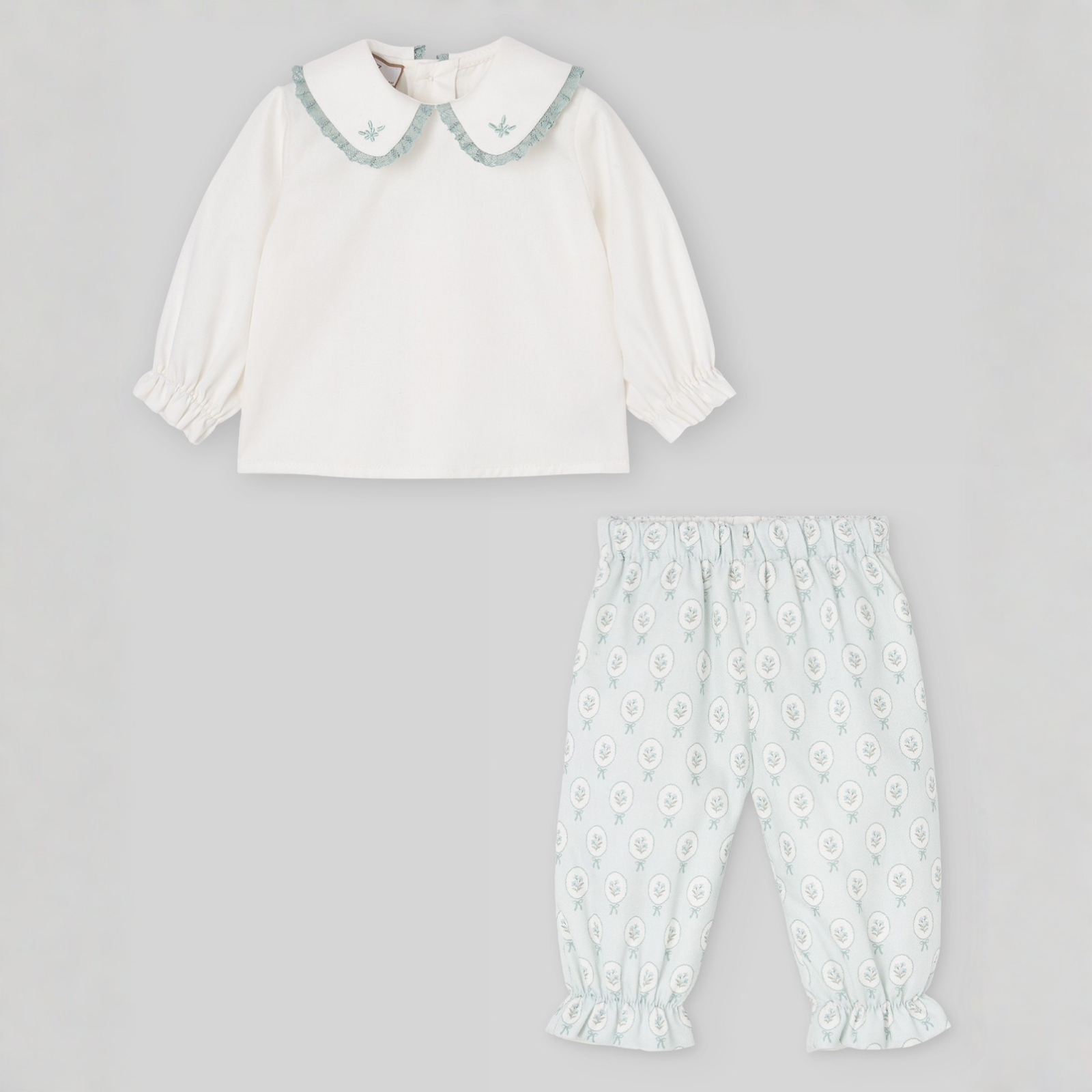 Conjunto bebé menina calça verde e blusa pérola da Paz Rodriguez "Leira"