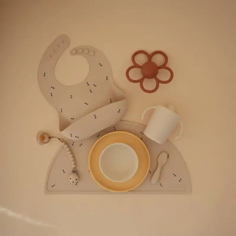 babero-silicona-print-bee-265×35-cm (2)