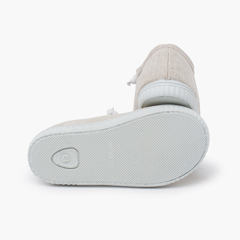 Sapatos de vela bege com atacadores elásticos da Pisamonas