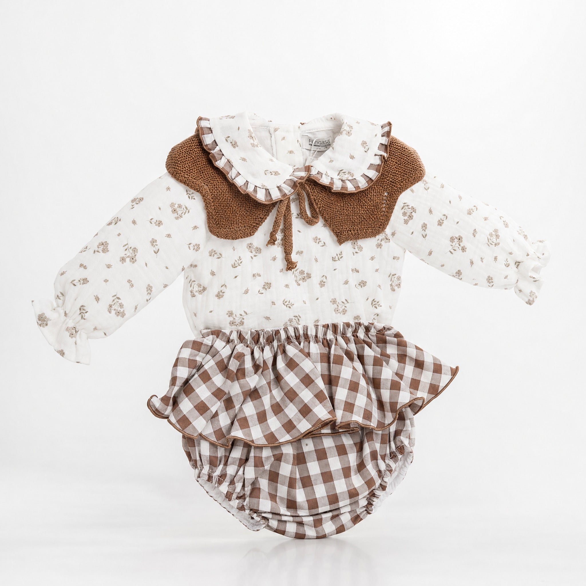 Conjunto blusa estampada e tapa fraldas vichy castanho da Pangasa "General"
