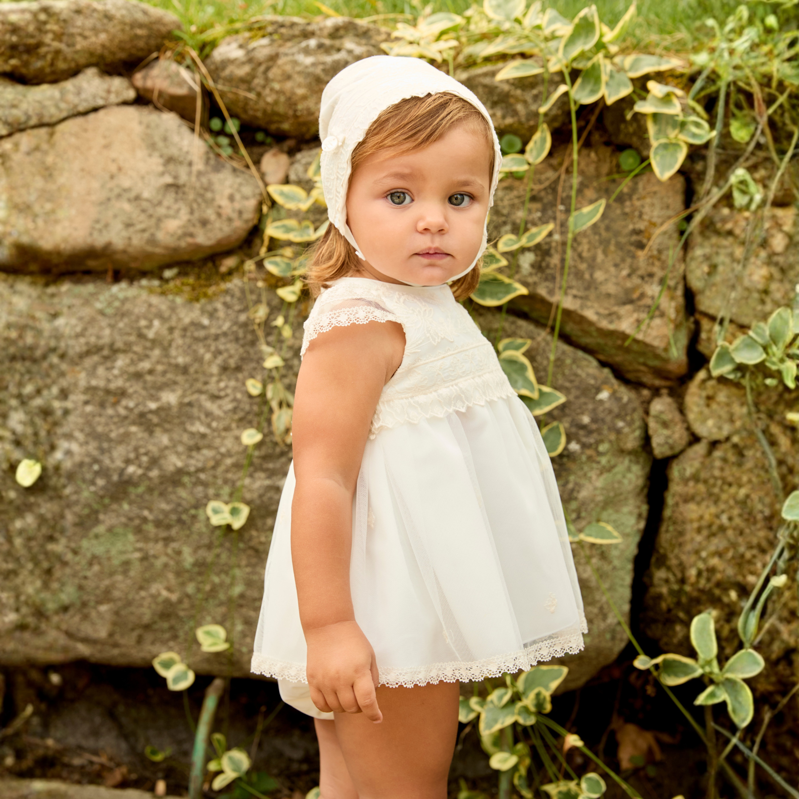 Vestido e tapa fraldas de cerimónia em pérola com tule bordado da Martín Aranda "Vancouver"