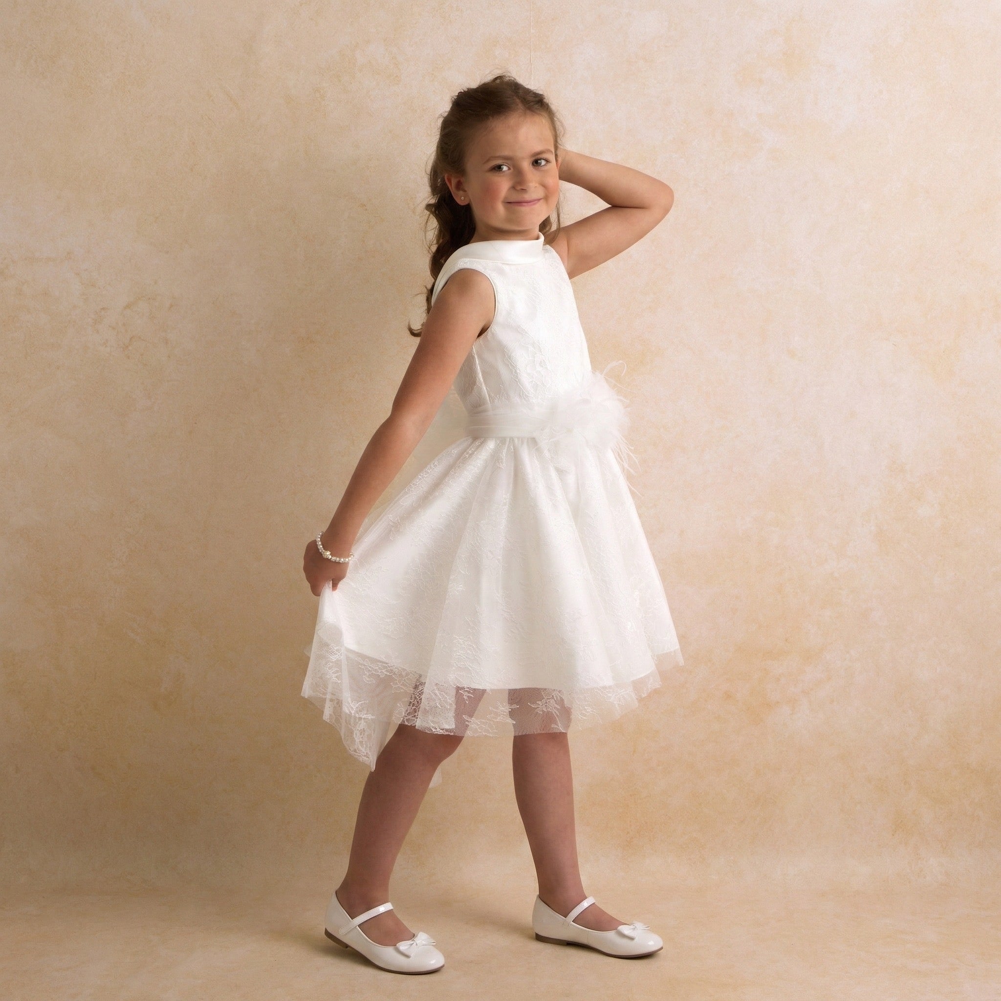 Vestido de cerimónia de renda branca com cauda da Miss Leod