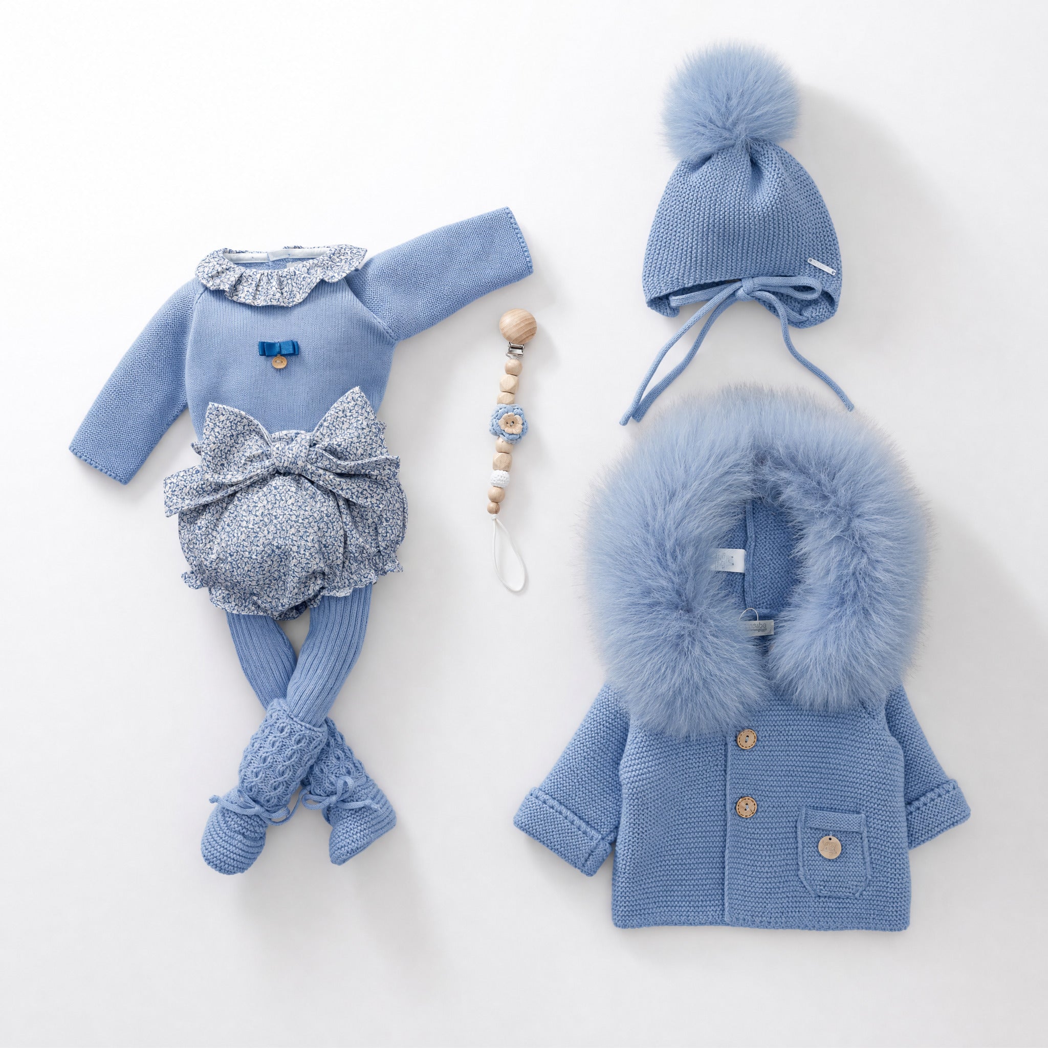 Conjunto camisola azul bruma e tapa fraldas floral da Pangasa "Brume"