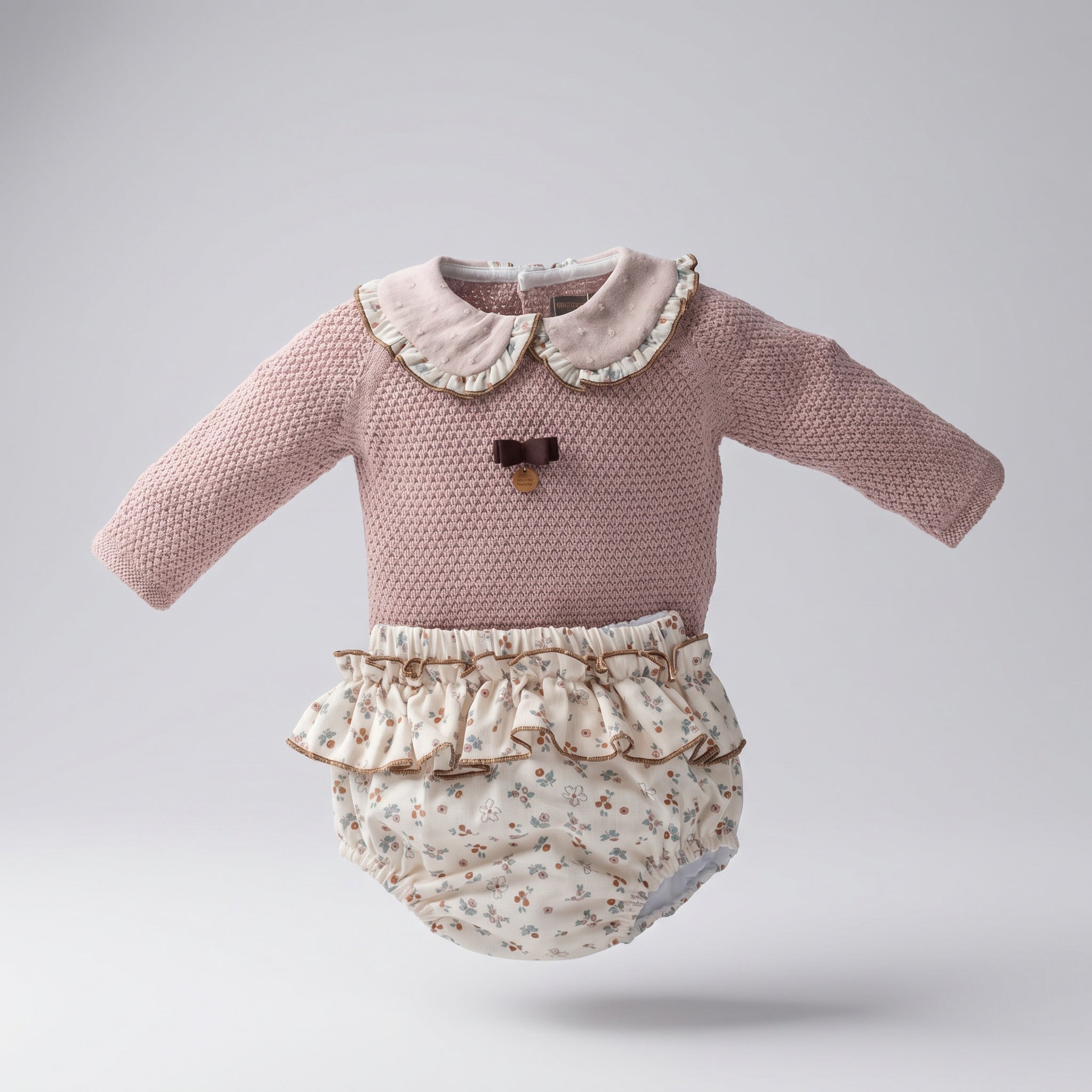 Conjunto camisola rosa vintage e tapa fraldas floral da Pangasa "Vintage"