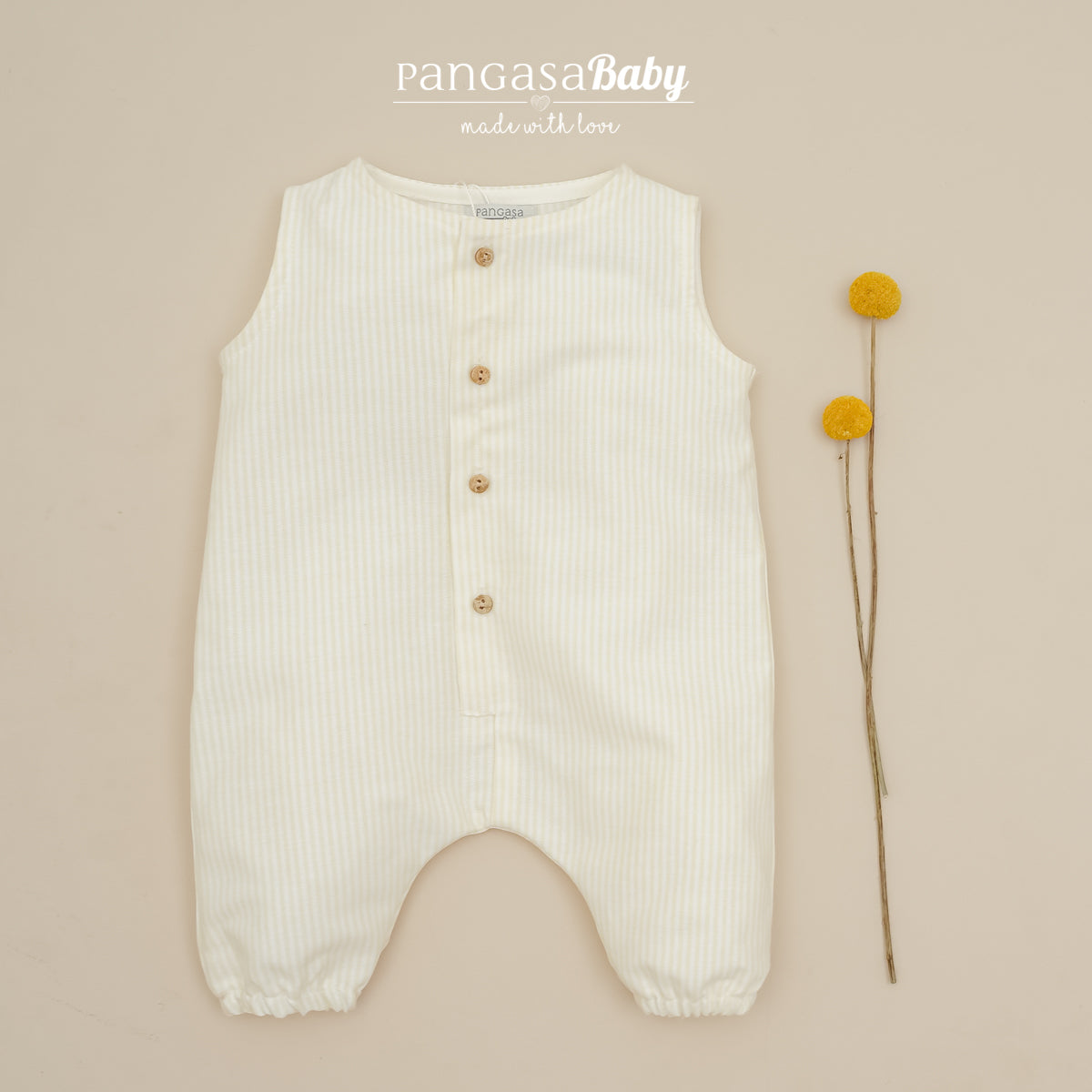 Macacão sem manga com riscas amarelas da Pangasa