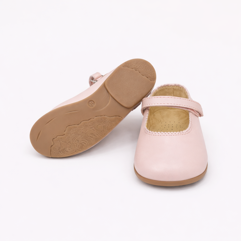 Sapato rosa com velcro da Mania do Pé