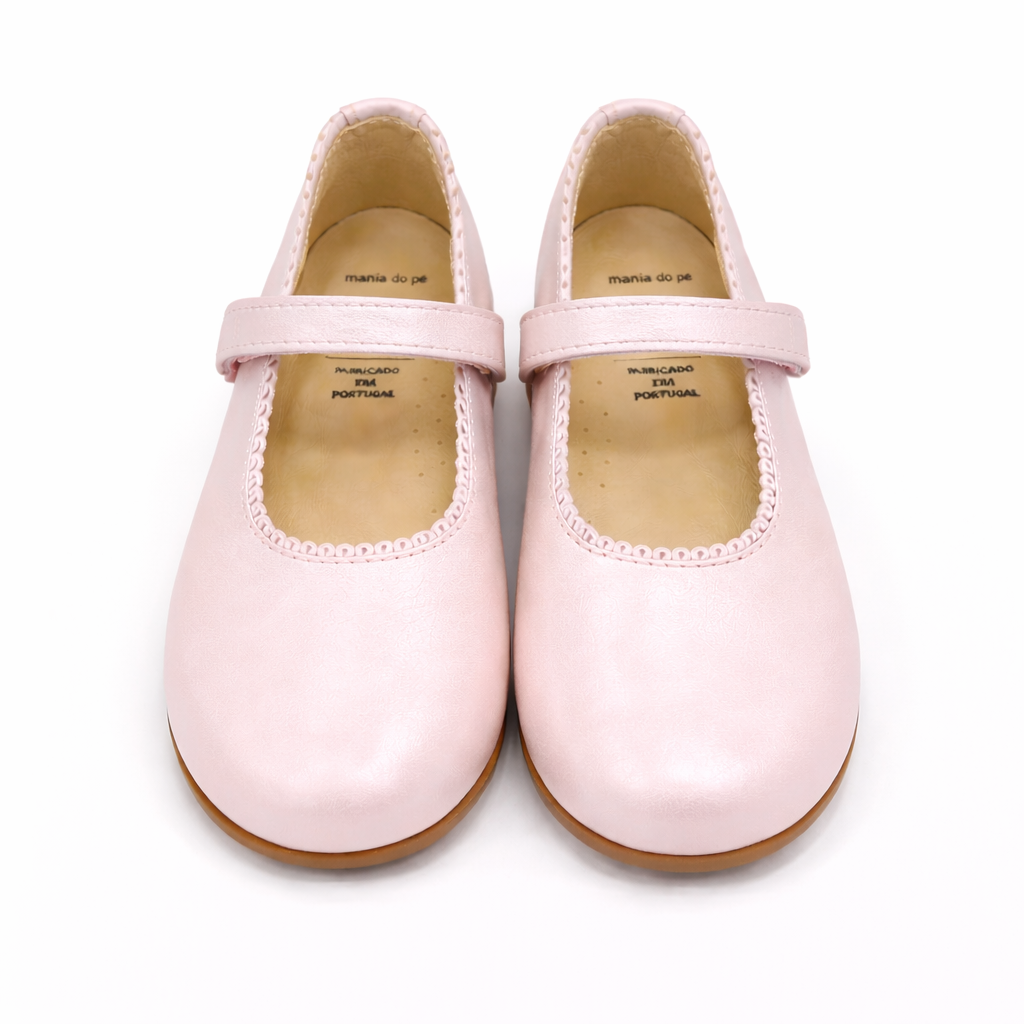 Sapato rosa com velcro da Mania do Pé