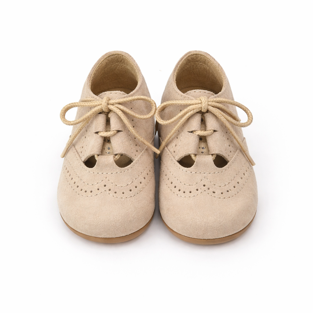 Sapato aberto em camurça com atacadores da Mania do Pé