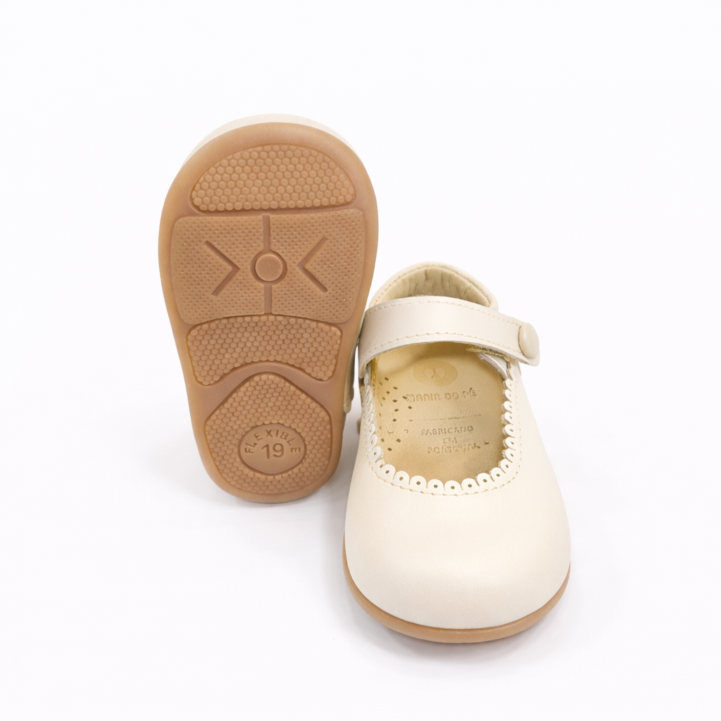 Sapatos pele com botão da Mania do Pé