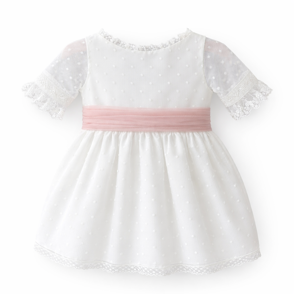 Vestido cerimónia em tule com faixa rosa da Niseret