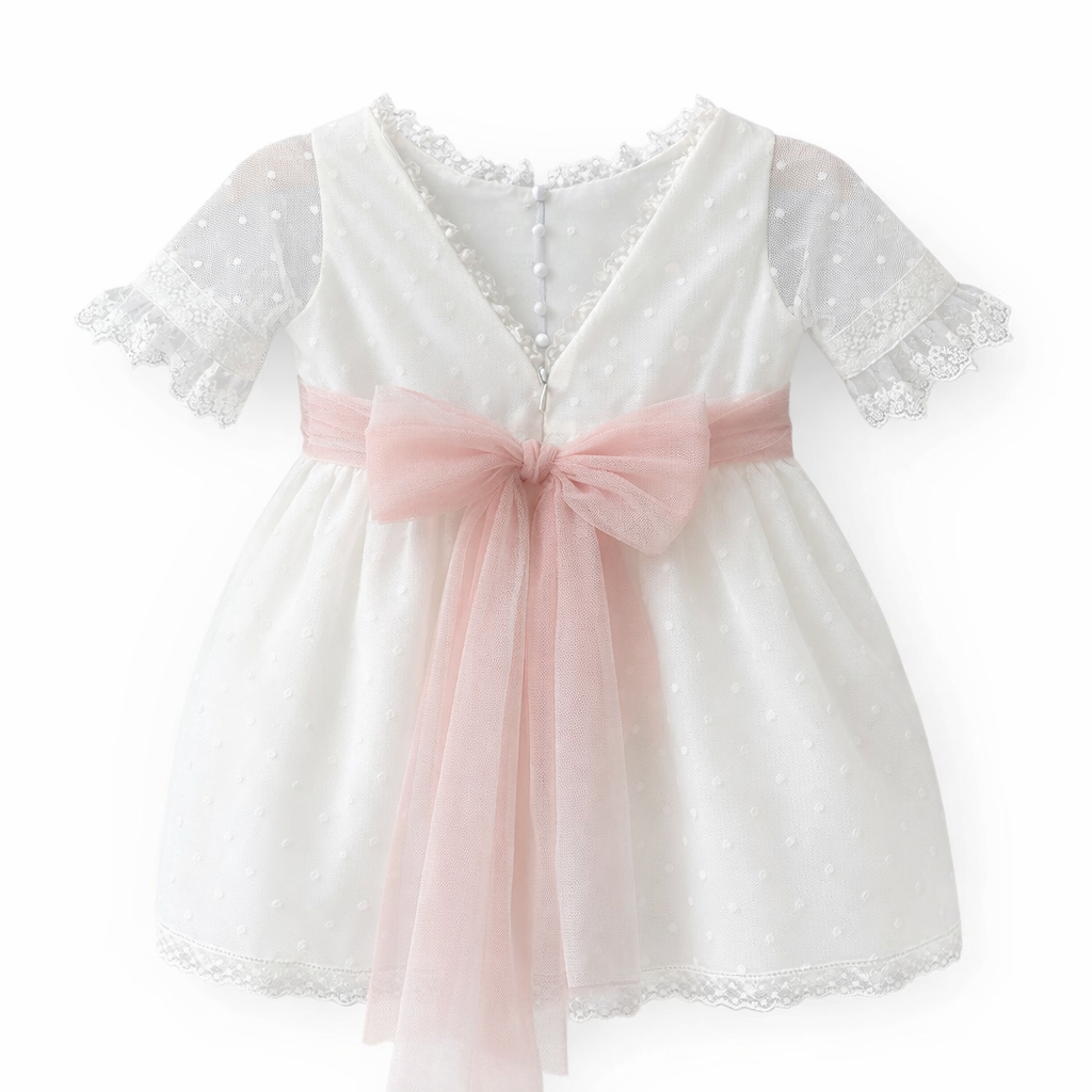 Vestido cerimónia em tule com faixa rosa da Niseret