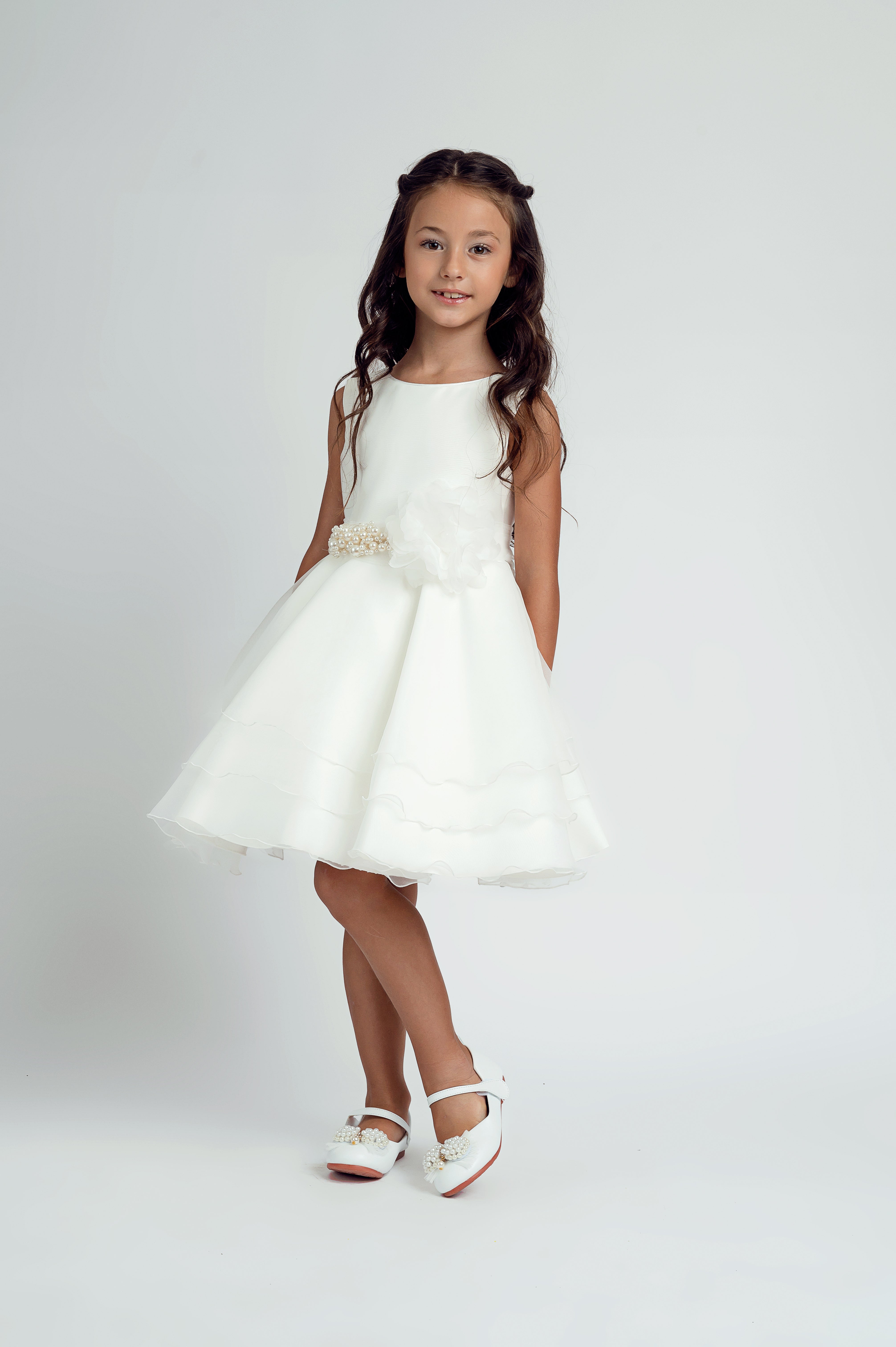 Vestido de cerimónia tule branco com folhos da Miss Leod