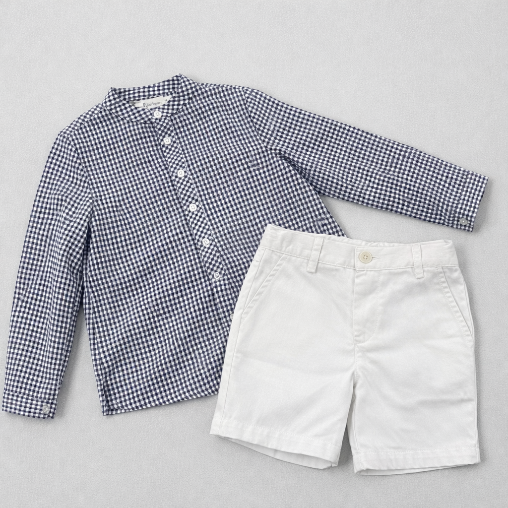 Conjunto camisa vichy azul marinho e calção de sarja branca da Fina Ejerique "Navy"