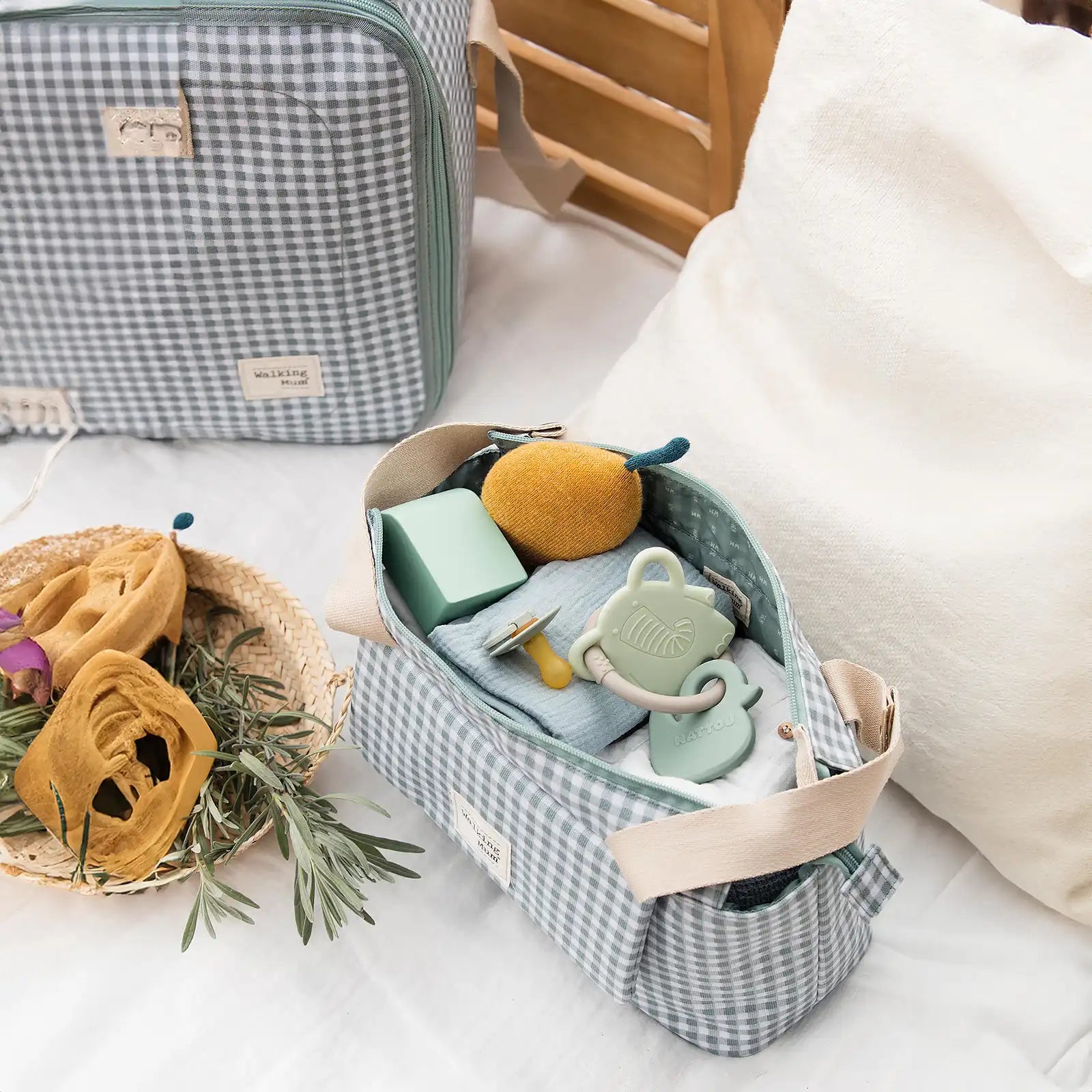 I-LOVE-VICHY-neceser-verde2