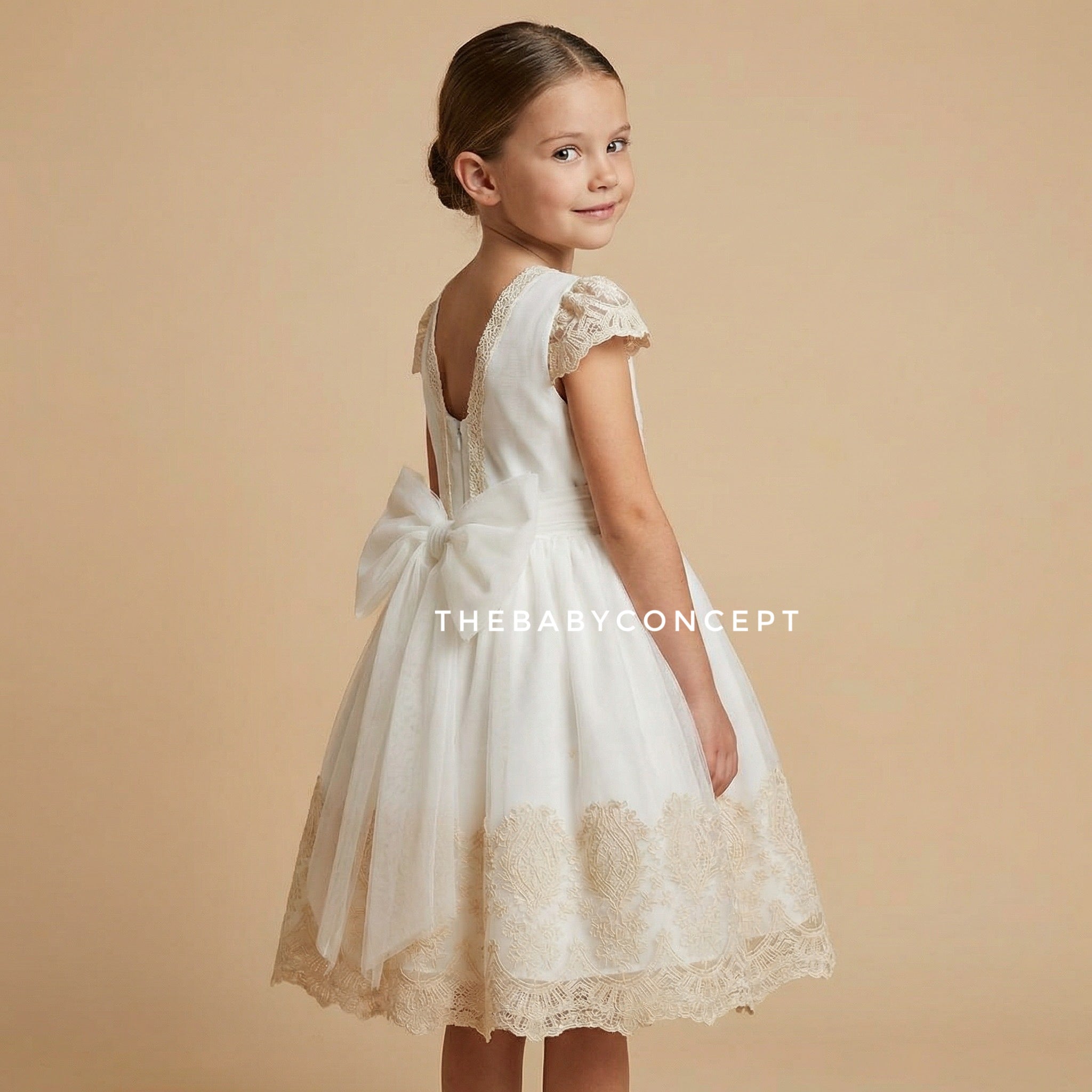 Vestido cerimónia menina em tule com faixa pérola da Niseret