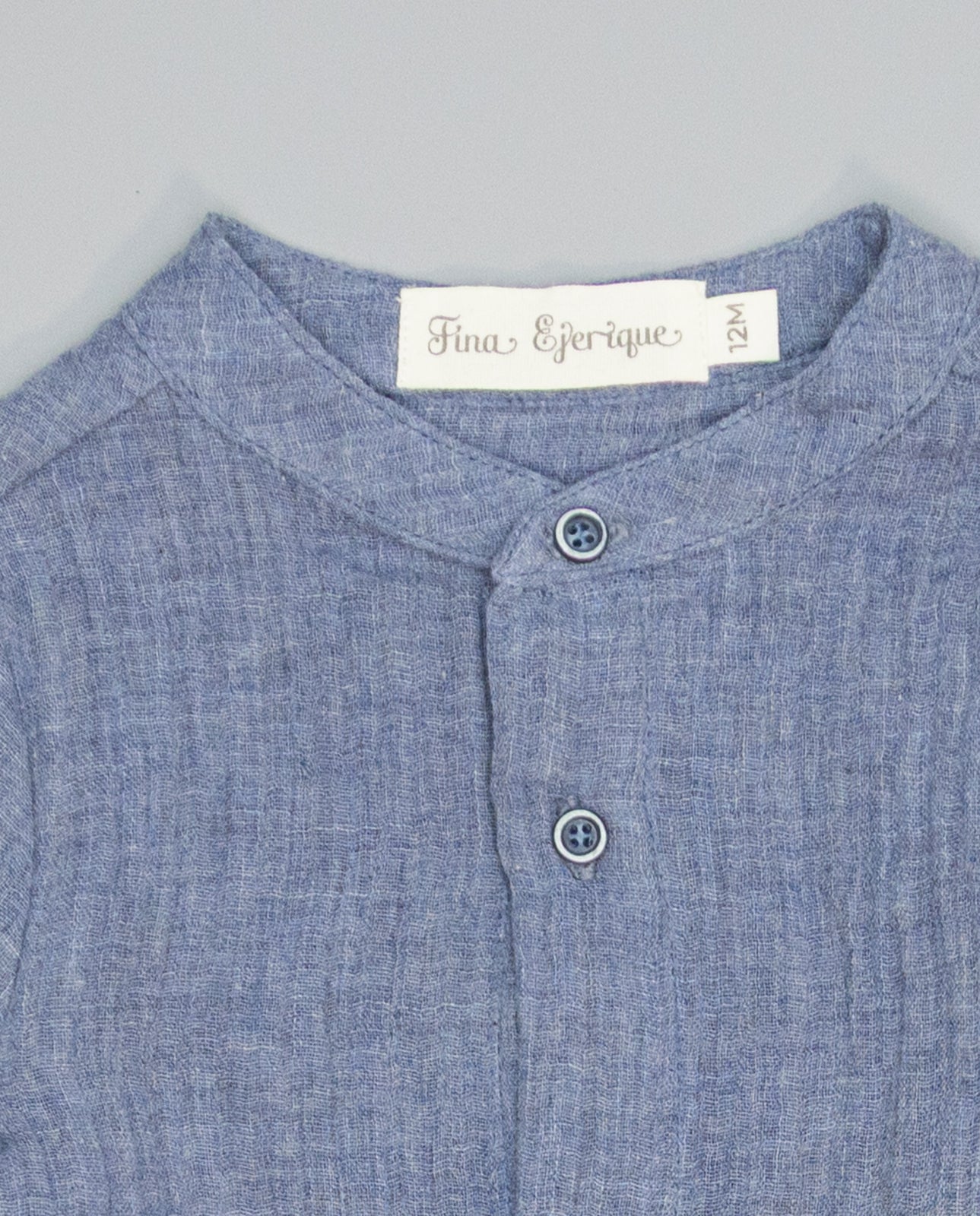 Conjunto menino camisa azul e calça cinza da Fina Ejerique "BLUE"