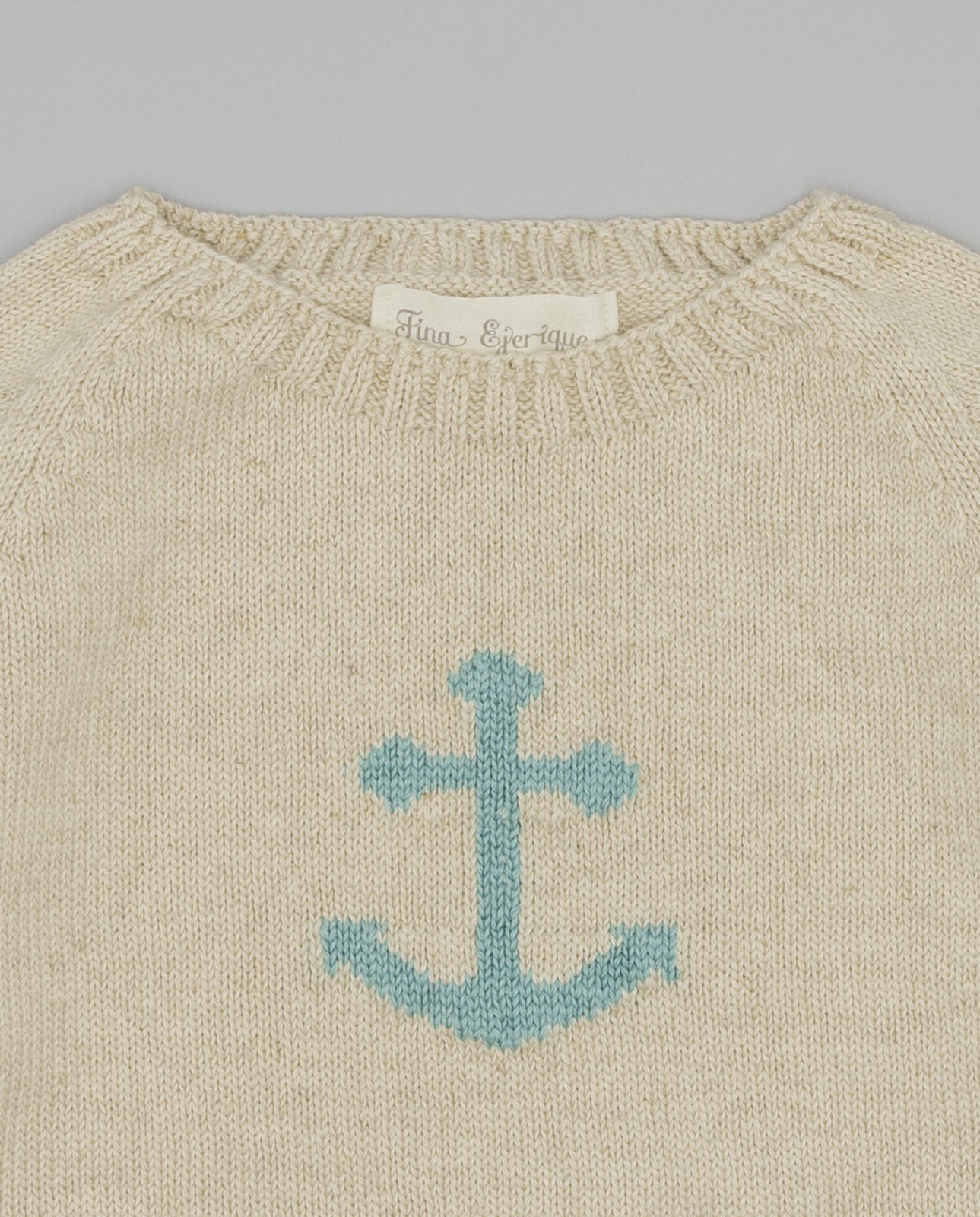 Camisola em malha bege com âncora da Fina Ejerique "BLUE"