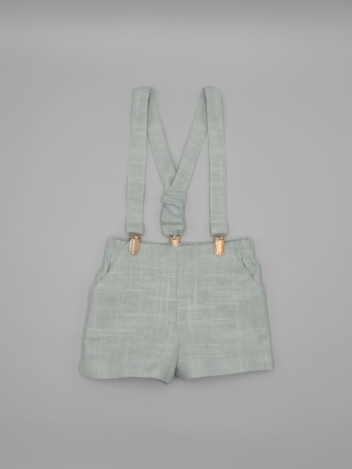 Calção com alças em linho e camisa riscas azuis da Fina Ejerique "BLUE"