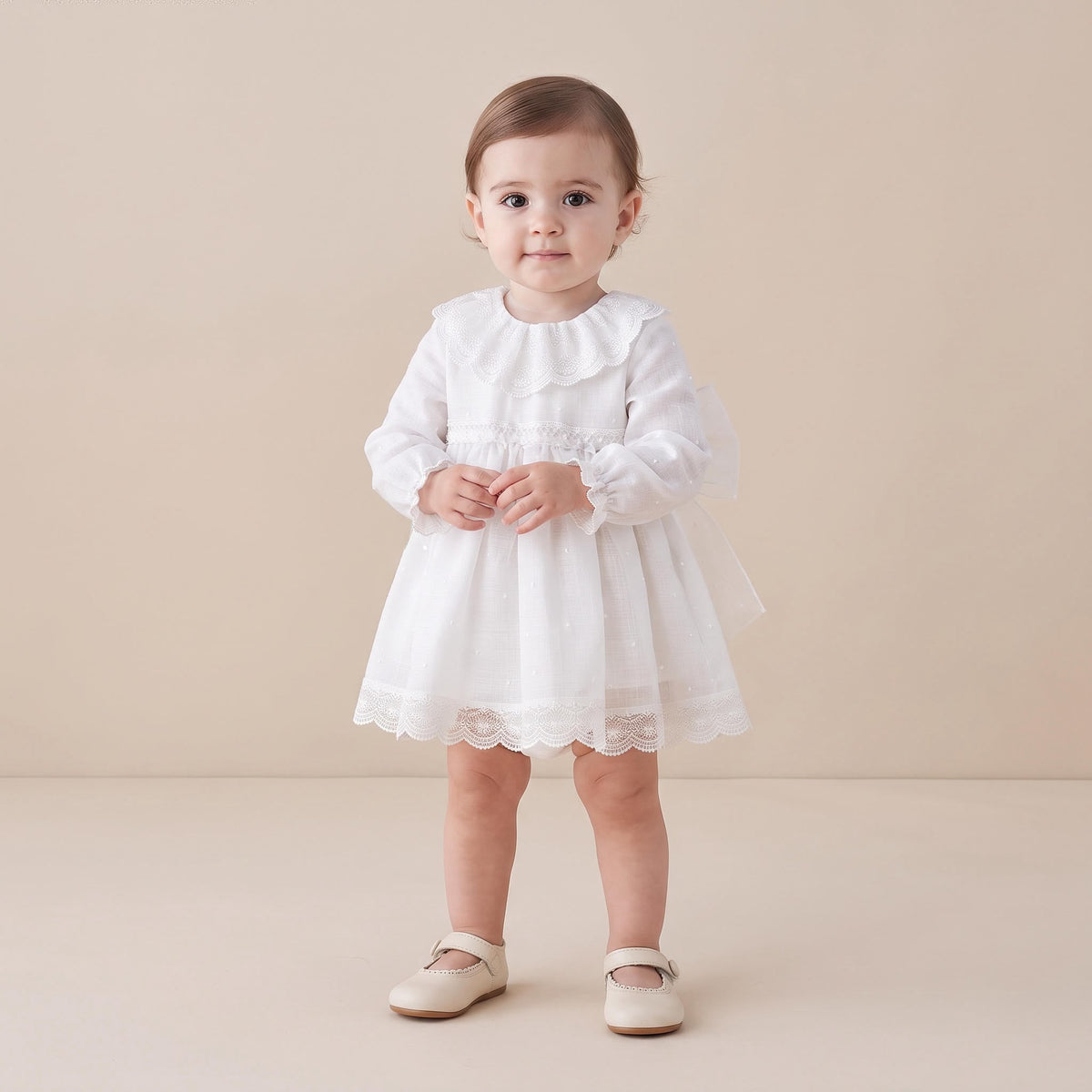 Vestido e tapa fraldas de cerimónia com renda da Martín Aranda "Amieva"