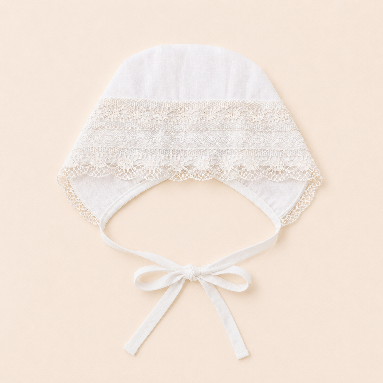 Touca de cerimónia com renda de algodão da "The Baby Concept"