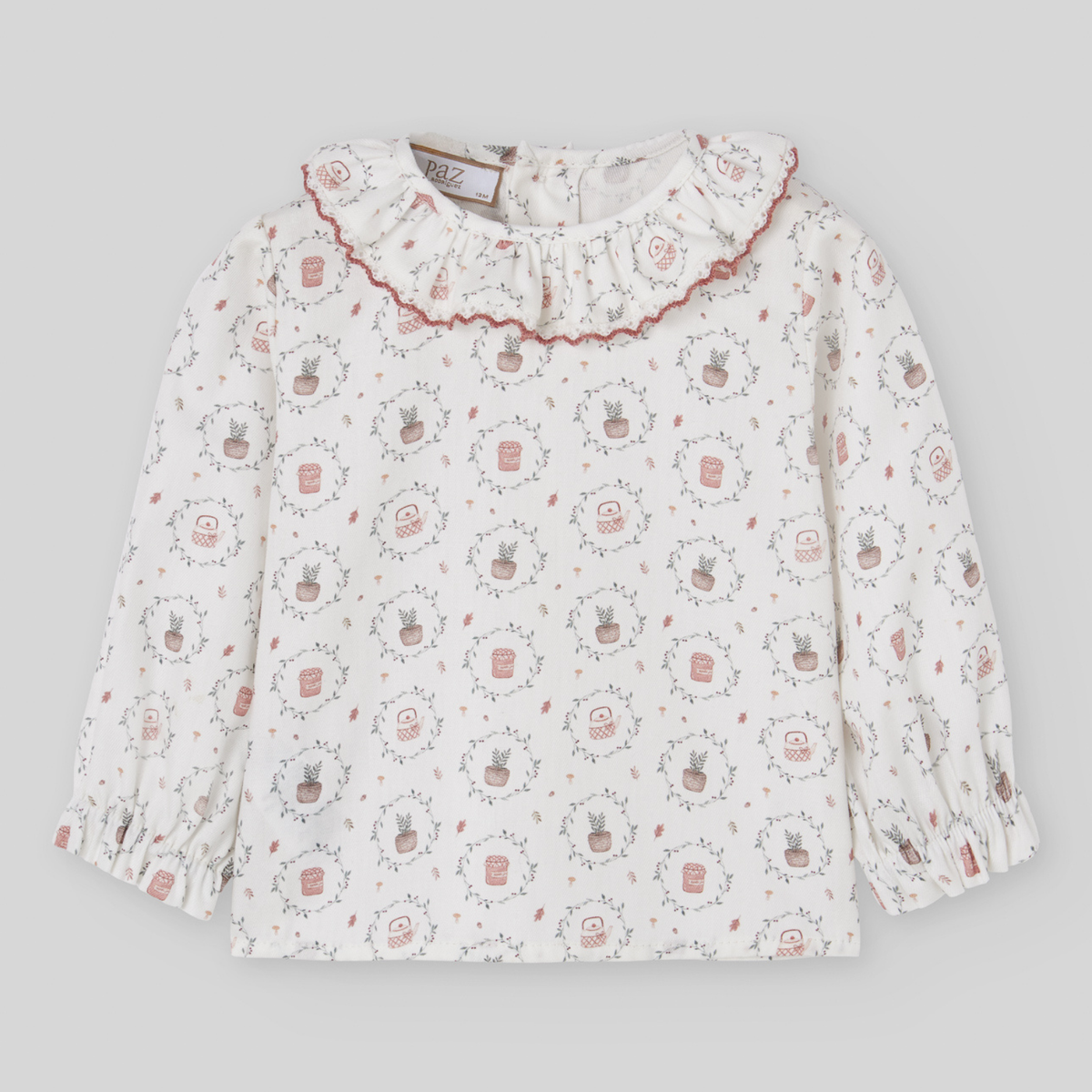 Conjunto jardineira rosa e blusa estampada da Paz Rodriguez "Lumbre"