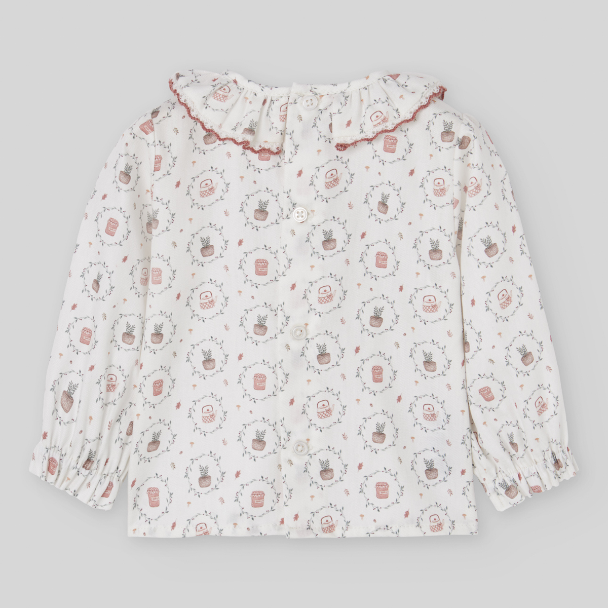 Conjunto jardineira rosa e blusa estampada da Paz Rodriguez "Lumbre"