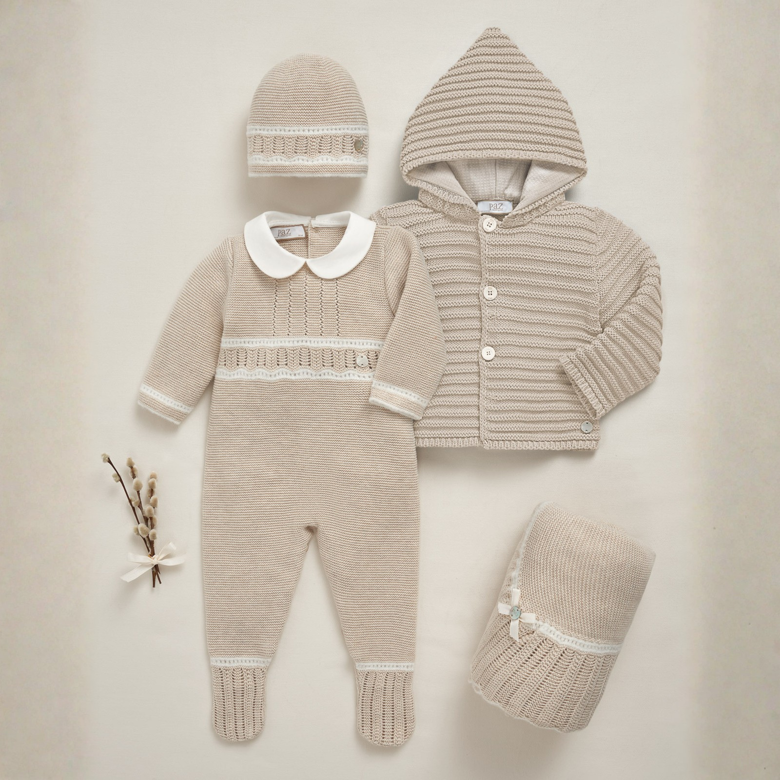 Babygrow para recém-nascido bege da Paz Rodriguez "Lua"