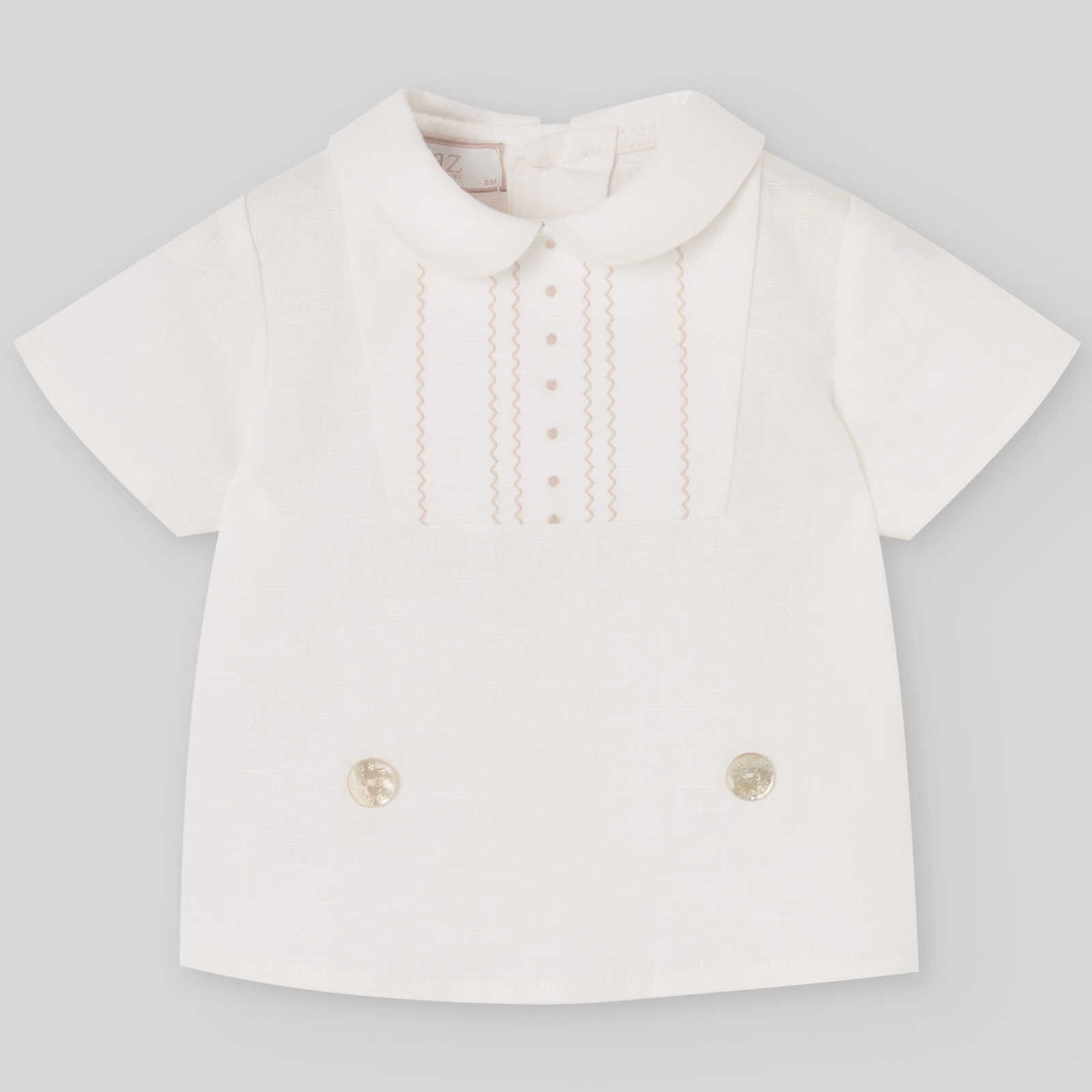 Conjunto cerimónia camisa branca e calção bege da Paz Rodriguez "Nectar"