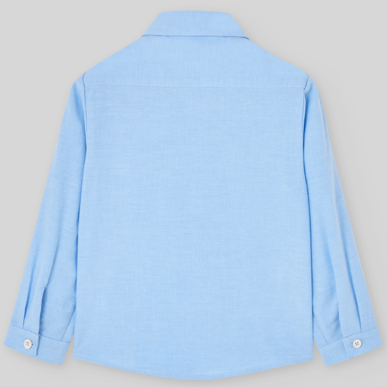 Conjunto camisa azul e calção branco da Paz Rodriguez "Corales"