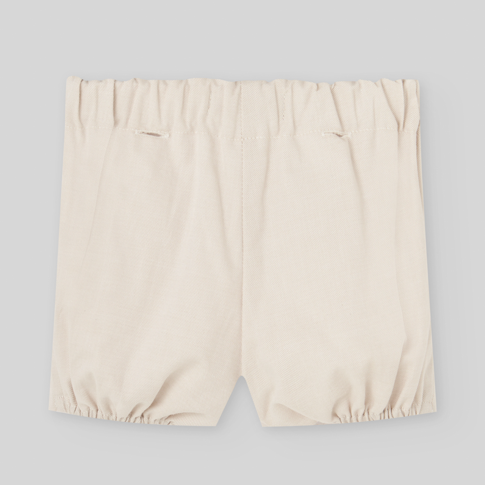 Conjunto cerimónia camisa branca e calção bege da Paz Rodriguez "Nectar"