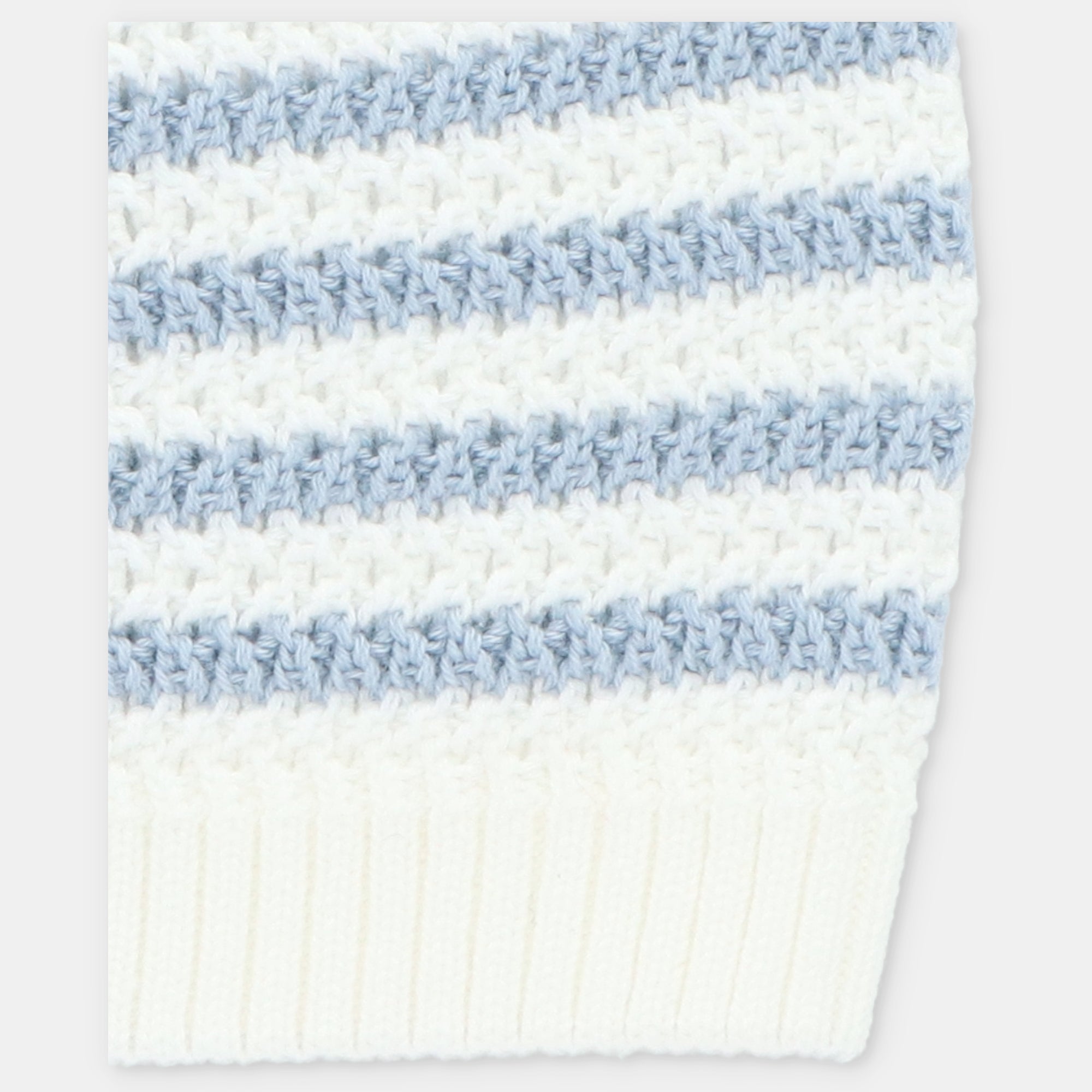 Conjunto de recém-nascido branco e azul e gorro da Martín Aranda "Surrey"
