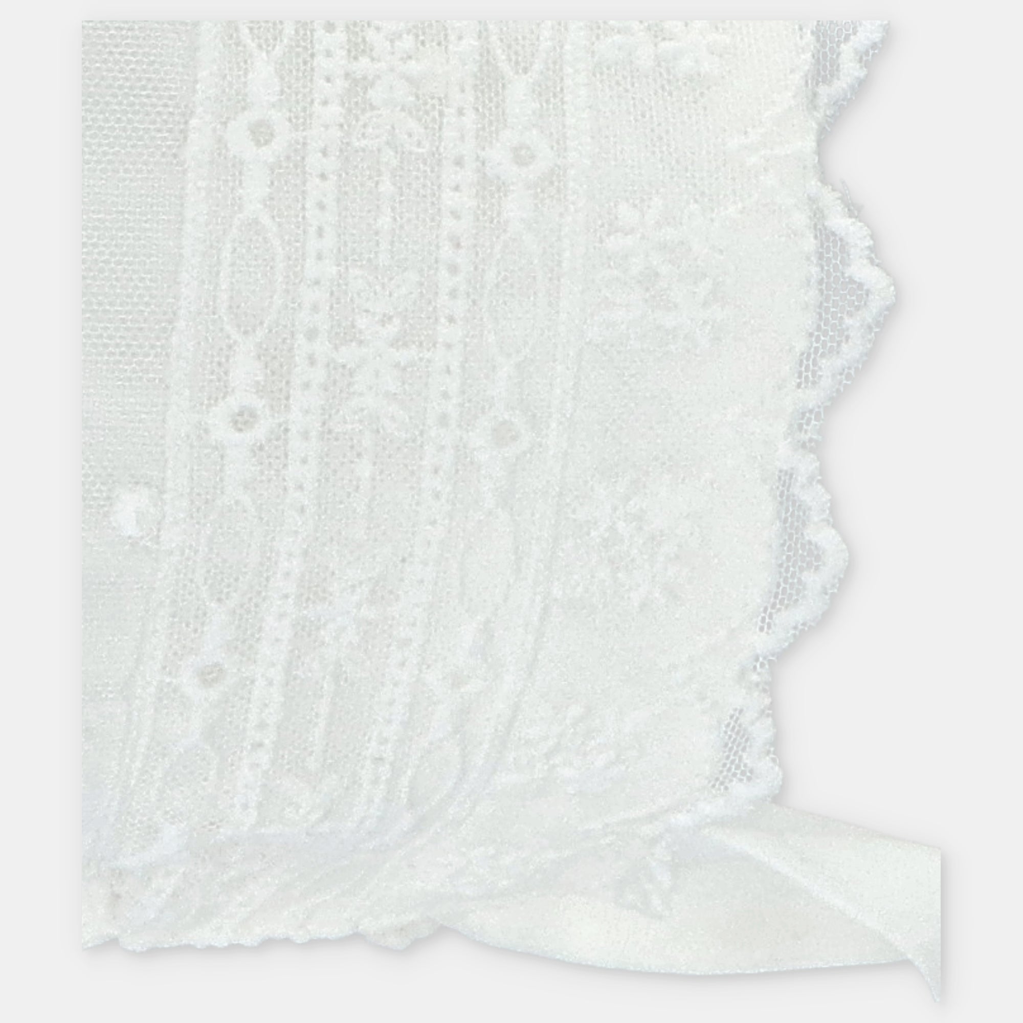 Touca de cerimónia em tule pérola bordado da Marín Aranda "Calgary"