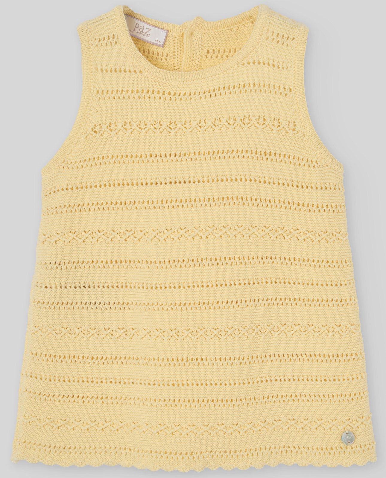 Conjunto top malha amarelo e calção bege da Paz Rodriguez "Frutitas"