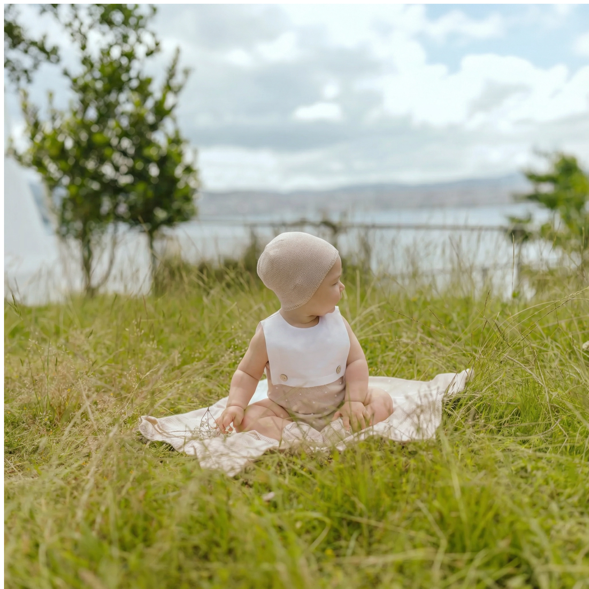 Fofo combinado bege e branco da Paz Rodriguez "Nectar"