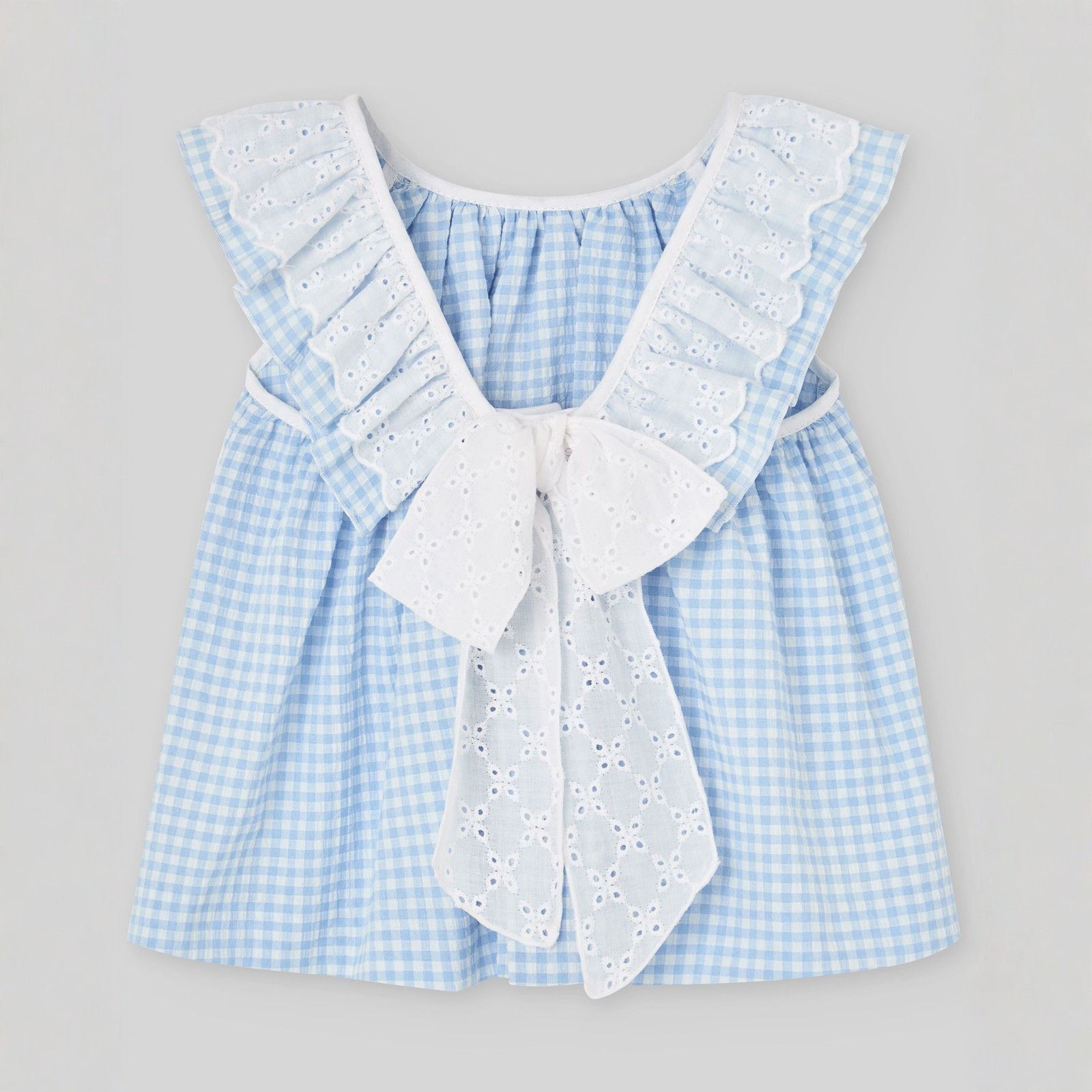 Conjunto blusa vichy azul e calça branca da Paz Rodriguez "Anade"