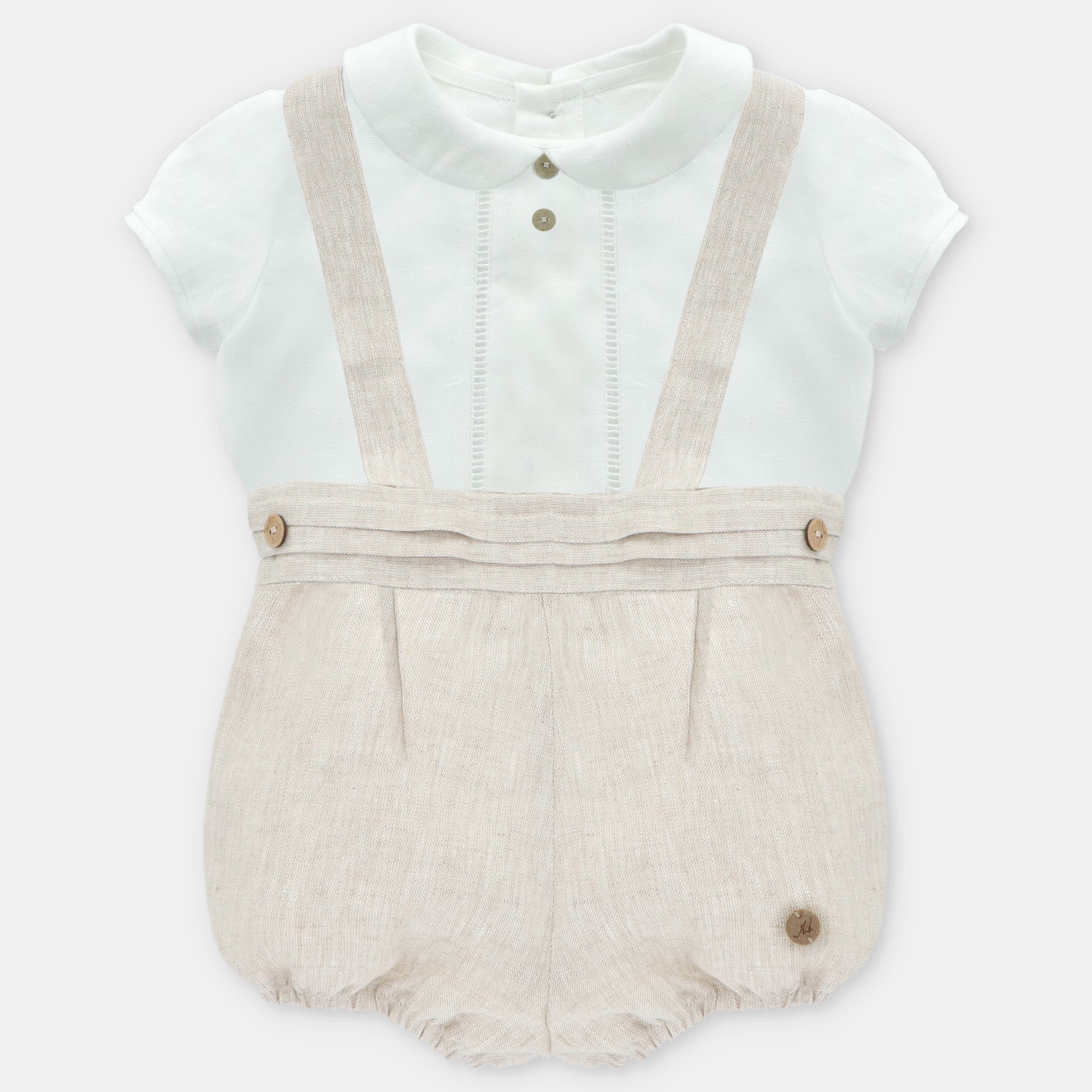 Conjunto blusa pérola e calção com alça bege da Martín Aranda "Vancouver"