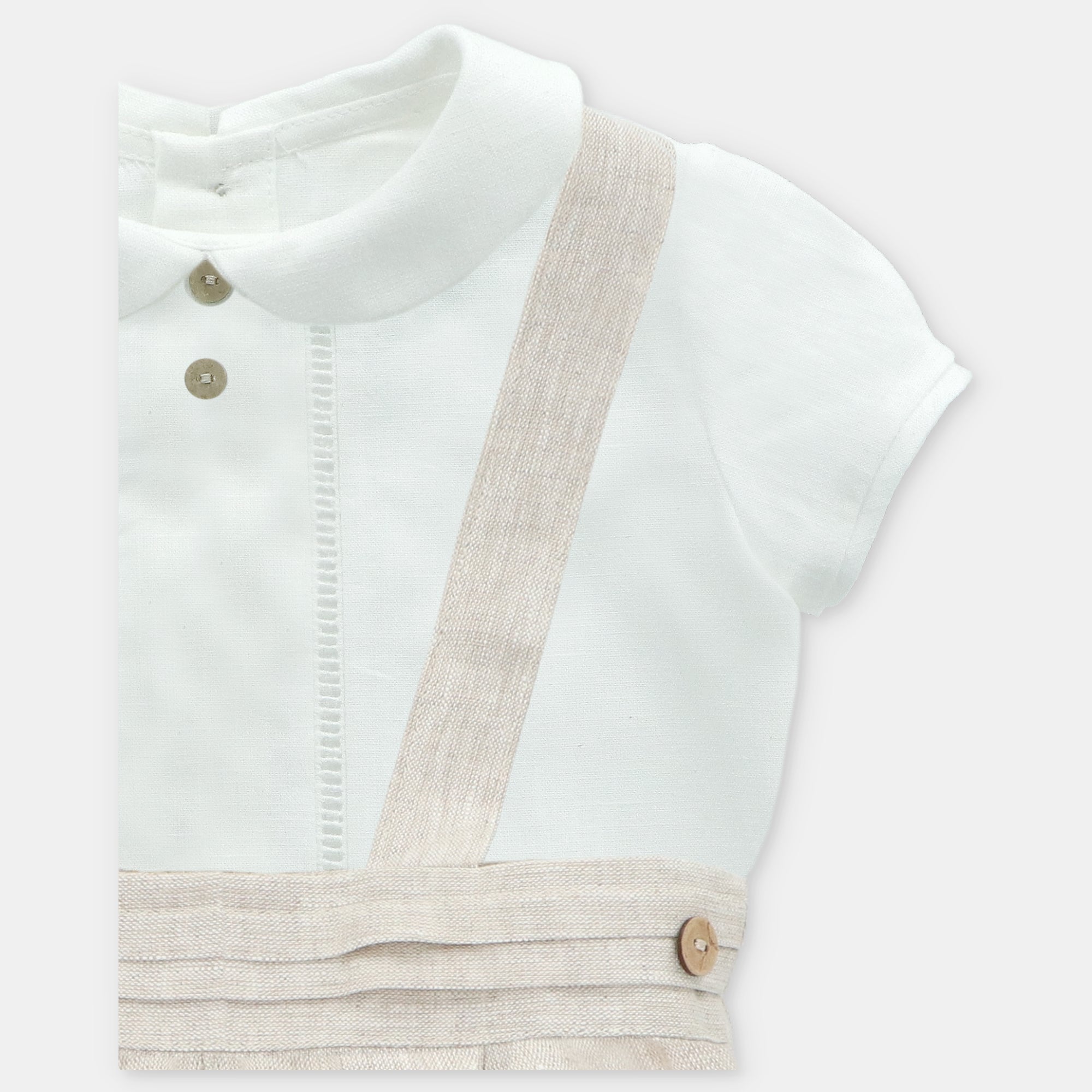 Conjunto blusa pérola e calção com alça bege da Martín Aranda "Vancouver"