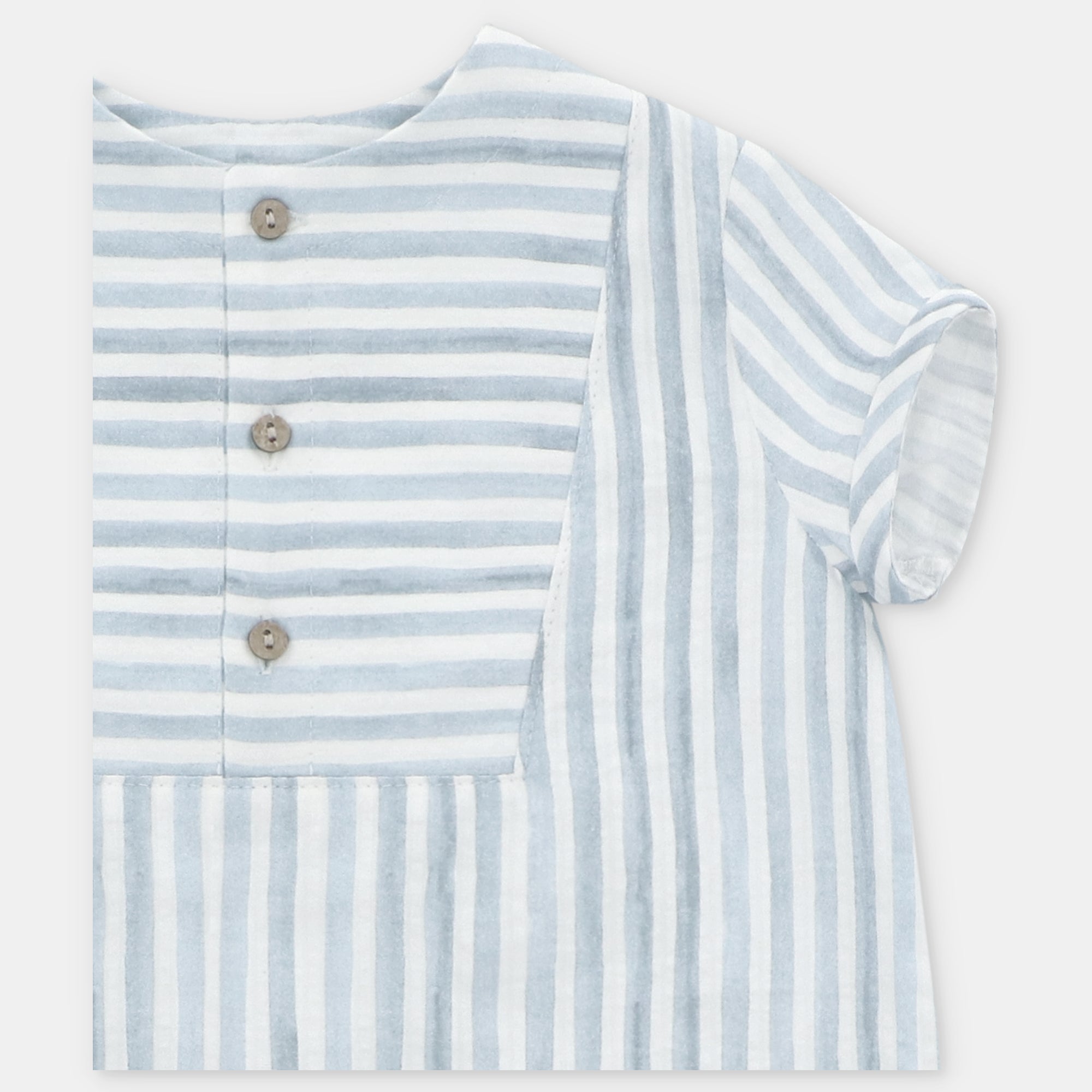 Conjunto blusa riscas a calção azul para bebe menino da Martín Aranda "Surrey"