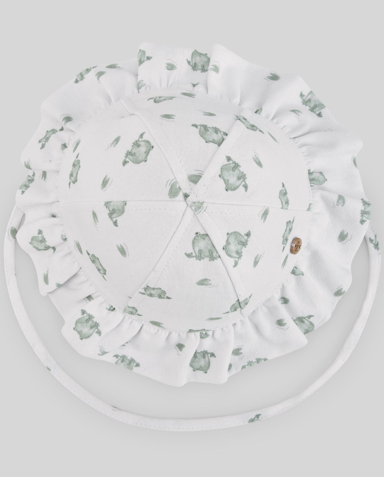 Chapéu branco e padrão verde da Paz Rodriguez "Noray"