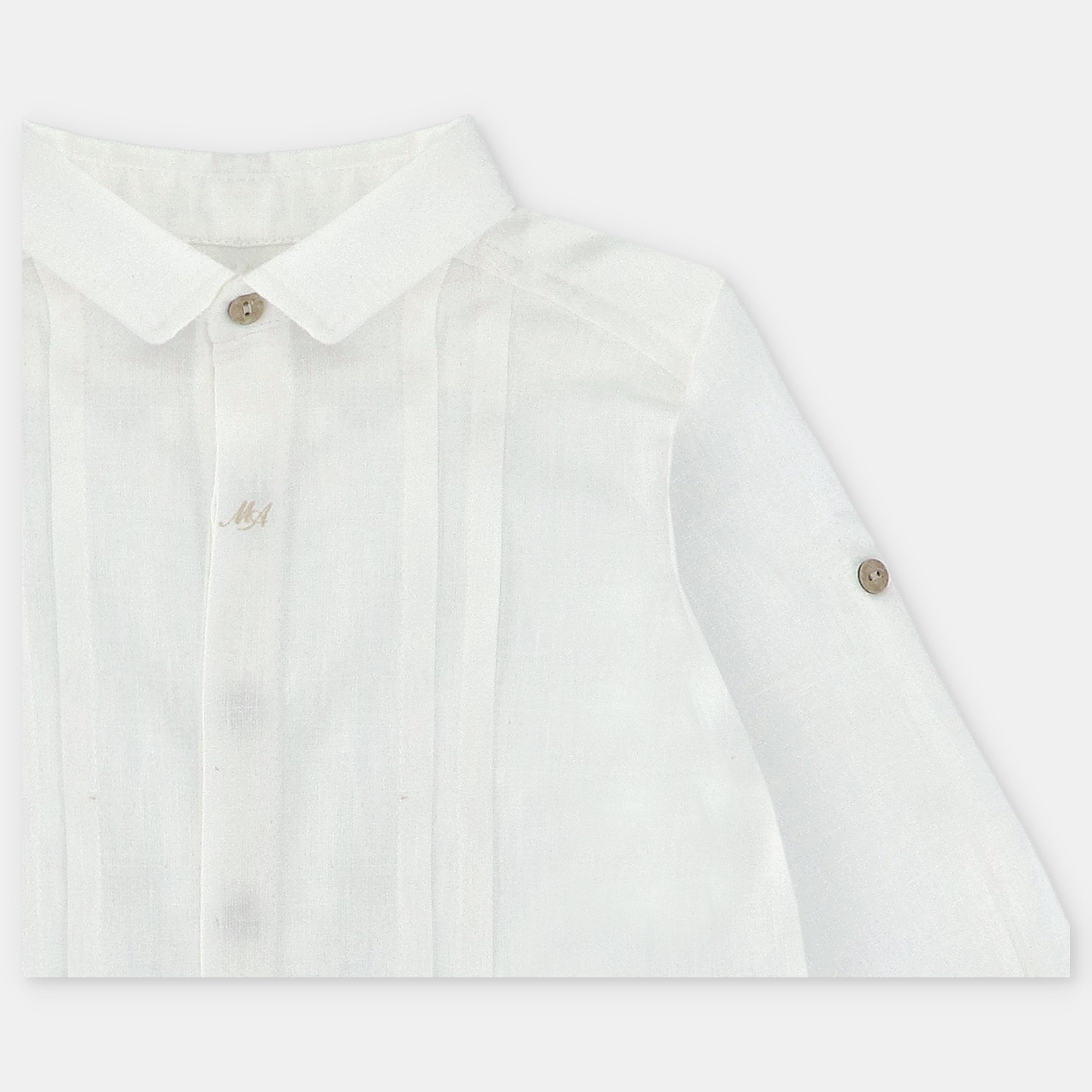 Conjunto camisa pérola e calção linho bege da Martín Aranda "Vancouver"