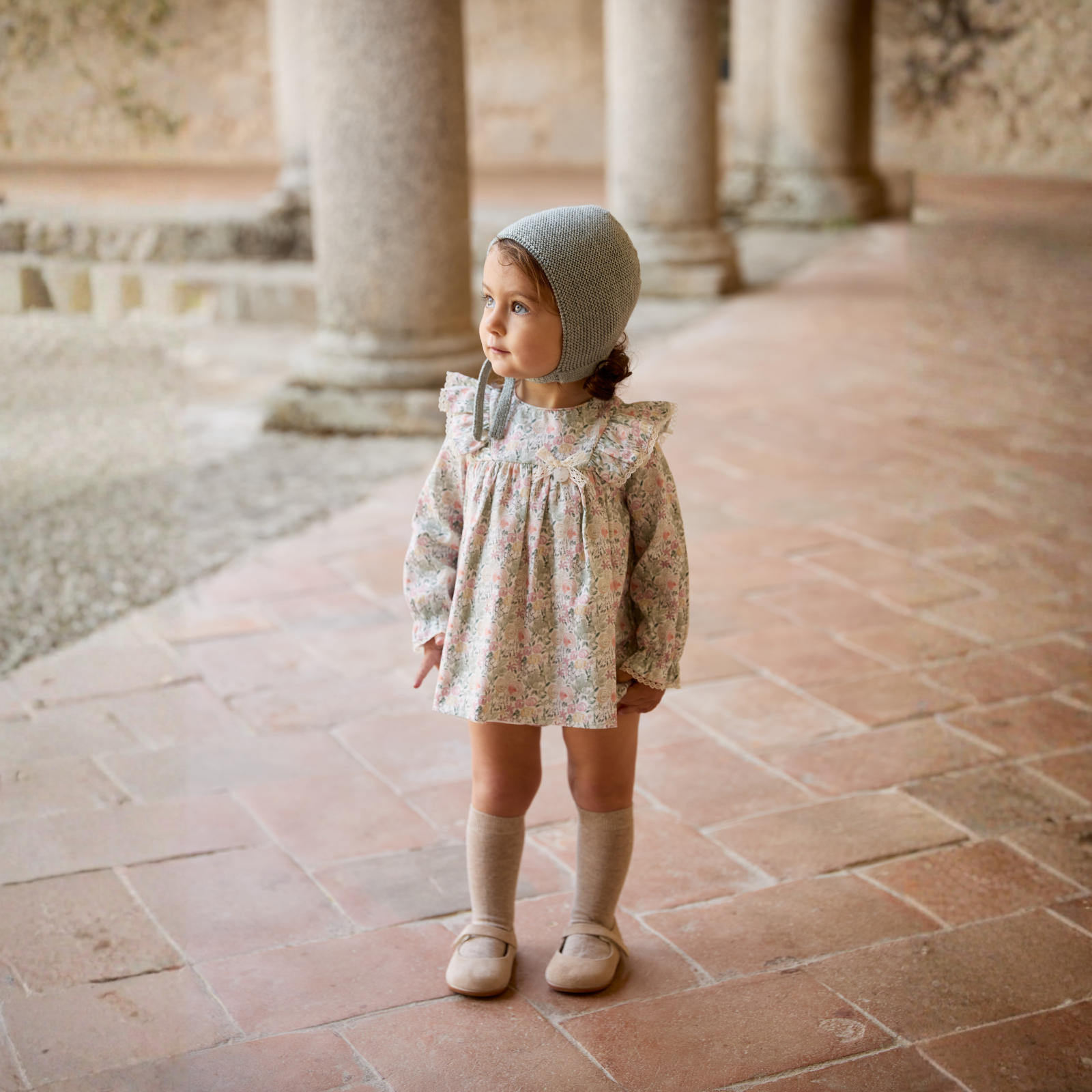 Vestido e tapa fraldas floral da Martín Aranda "Pravia"